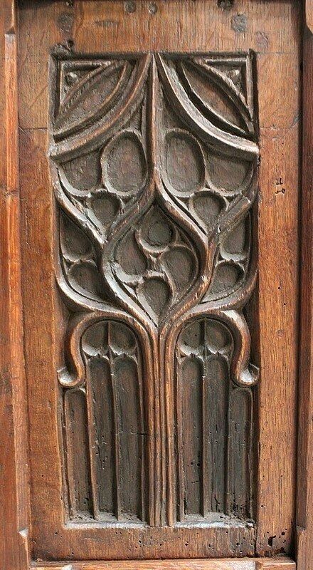photo vintage Small Landing Linen Chest In Oak, Renaissance Style   Late 19th Century