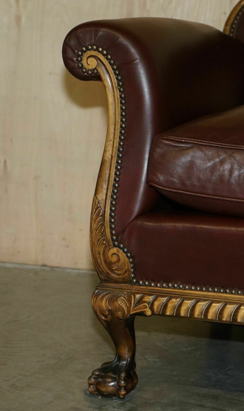 photo furniture Antique Victorian Pair Of Claw & Ball Feet Brown Leather Walnut Club Armchairs