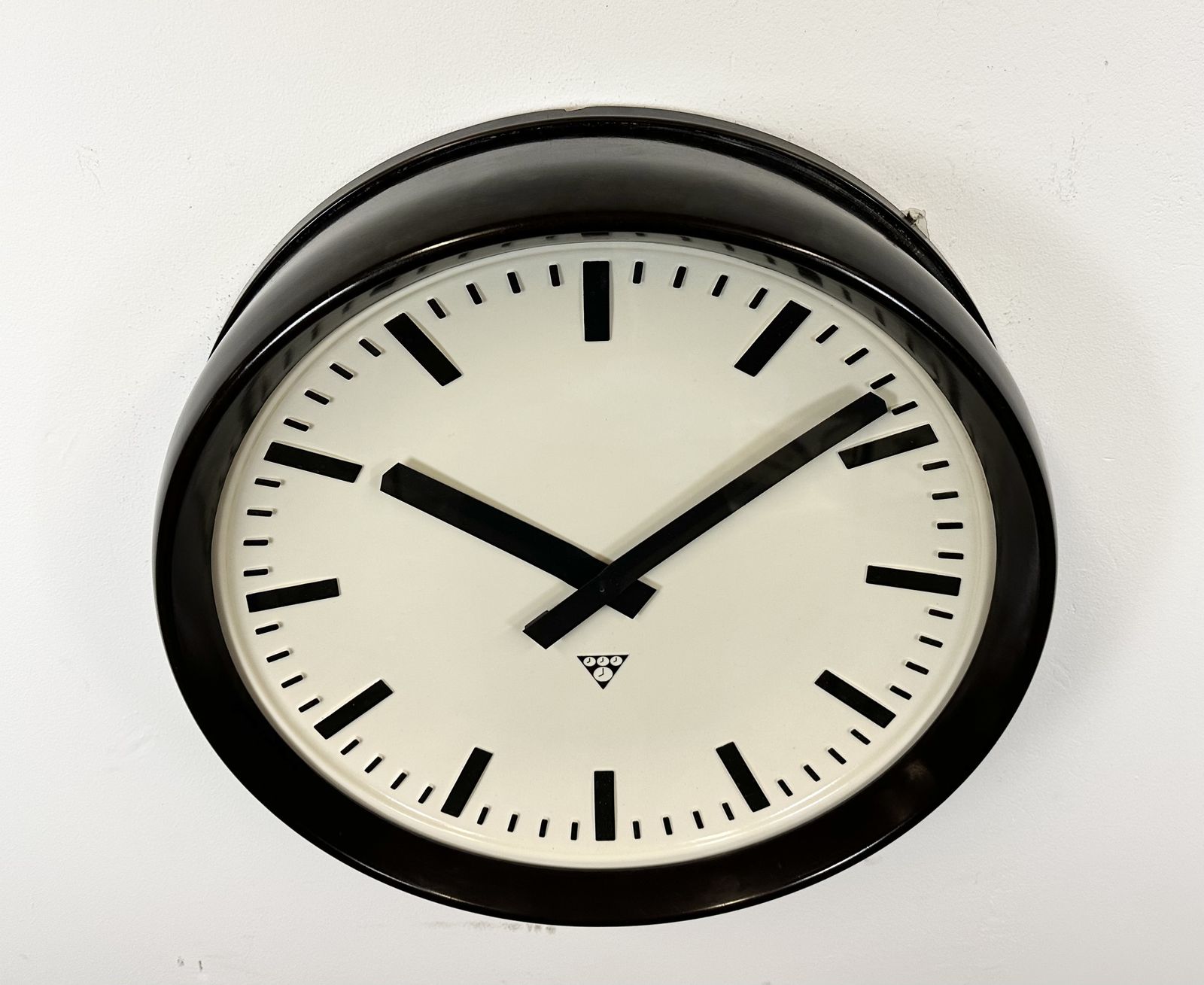 Large Industrial Bakelite Factory Wall Clock From Pragotron, 1960s photo Home Decor