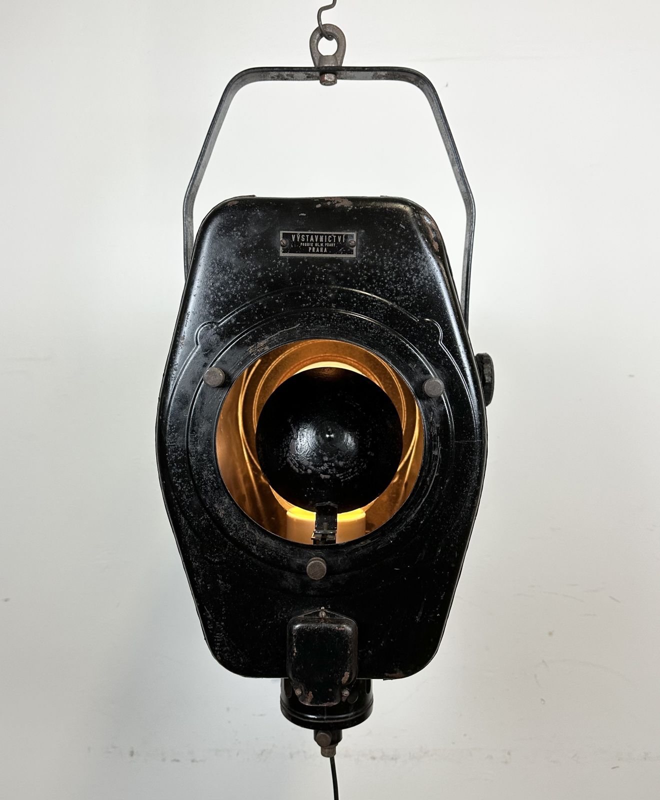 photo vintage Vintage Black Theatre Spotlight, 1950s