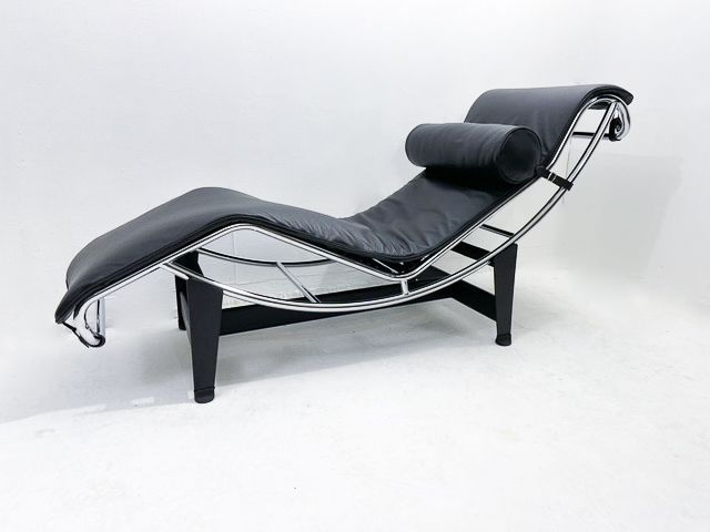 Mid Century Modern Black "Lc4 Corbusier" Lounge Chair For Cassina