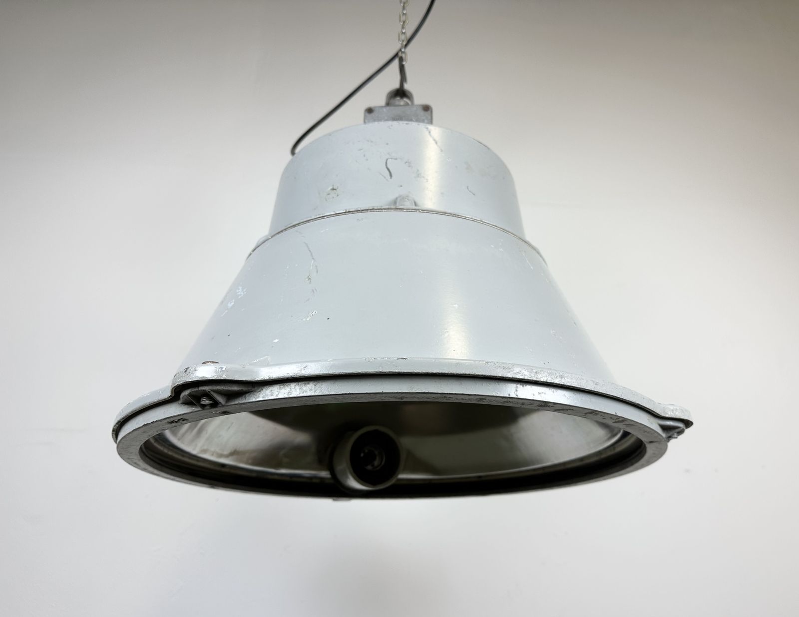 photo vintage Industrial Polish Cast Aluminium Factory Pendant Lamp From Mesko, 1970s