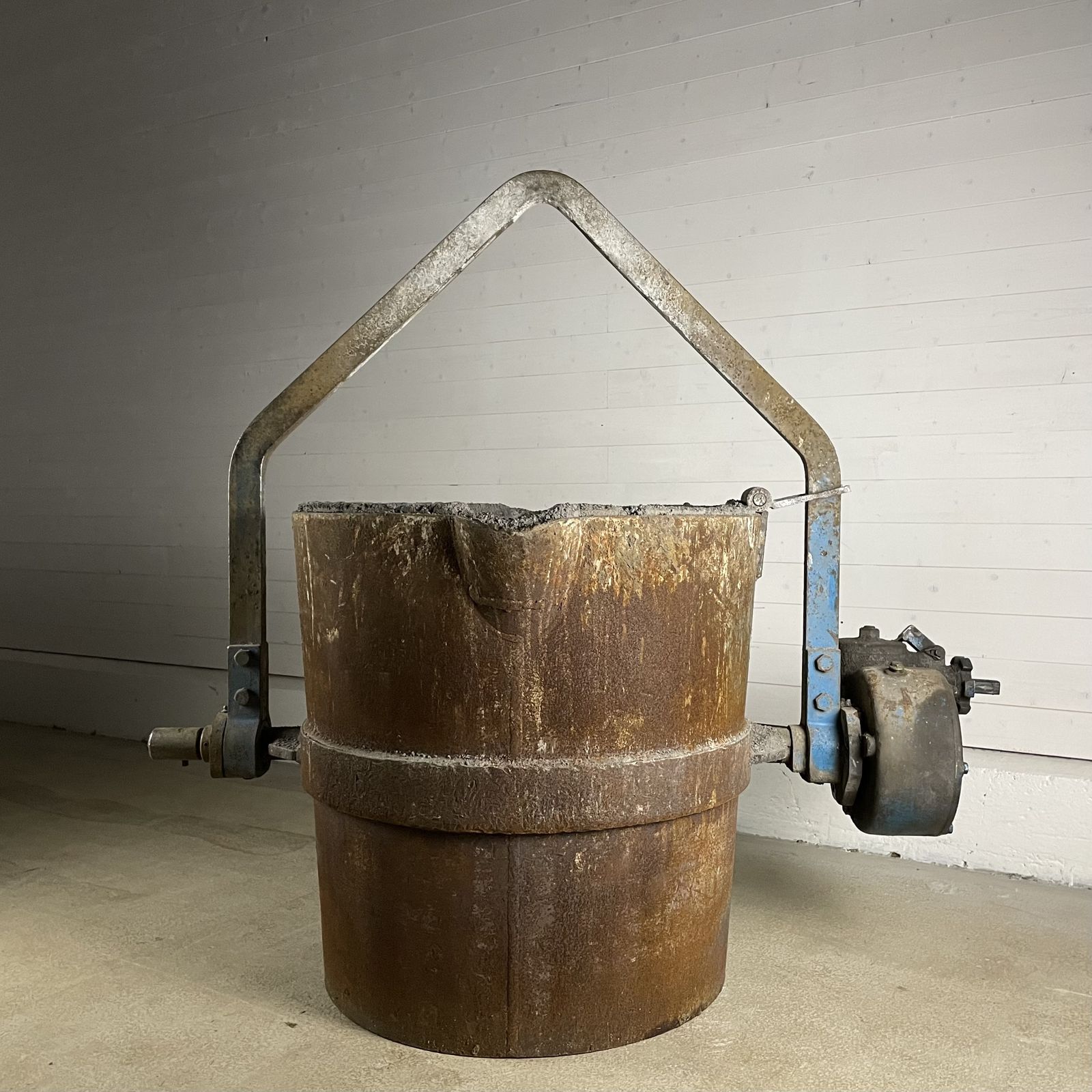 Large Reclaimed Industrial Foundry Pouring Pot Planter photo 825.0