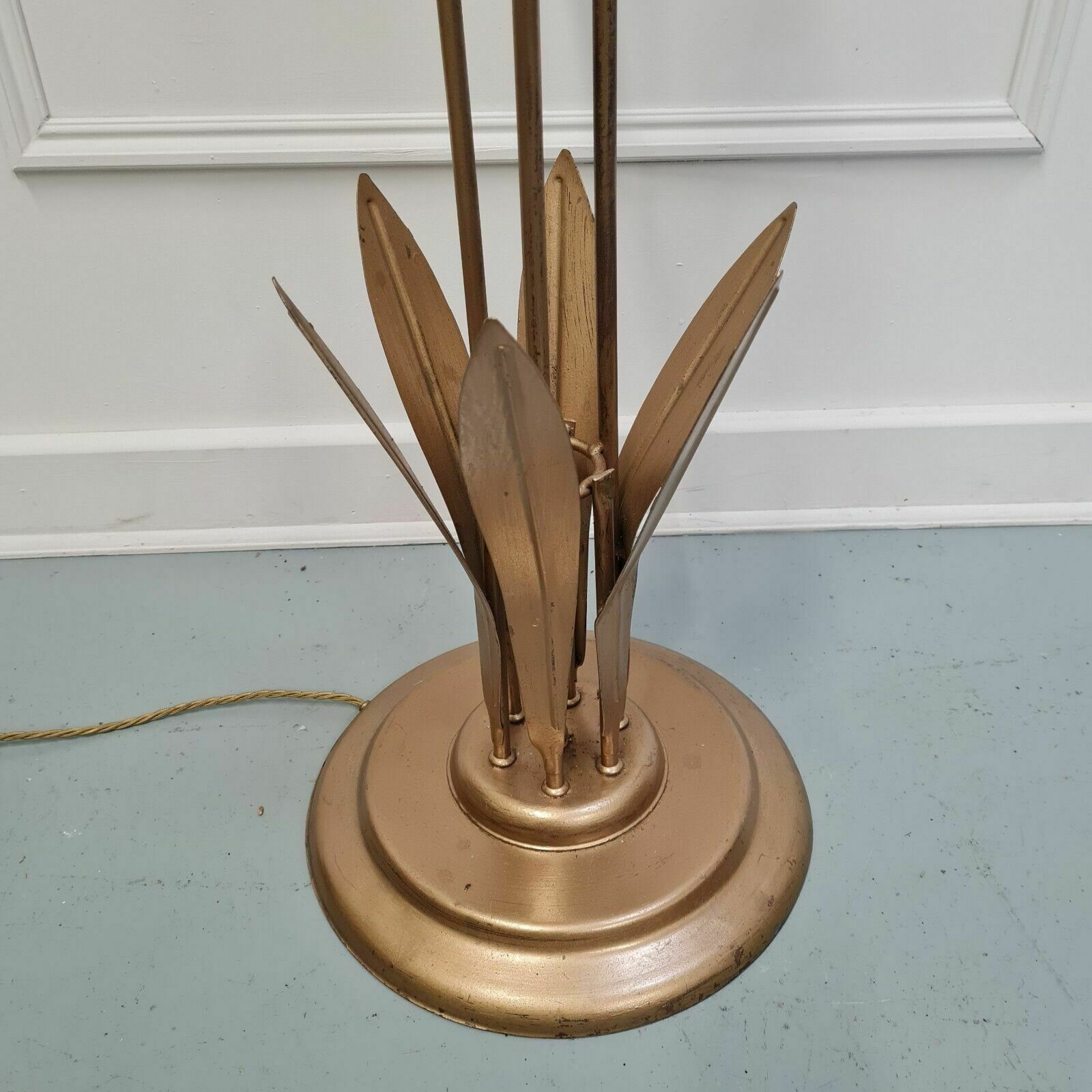 Vintage 1950s Hollywood French Gold And Glass Flower Floor Lamp Free Delivery England And Wales photo vintage