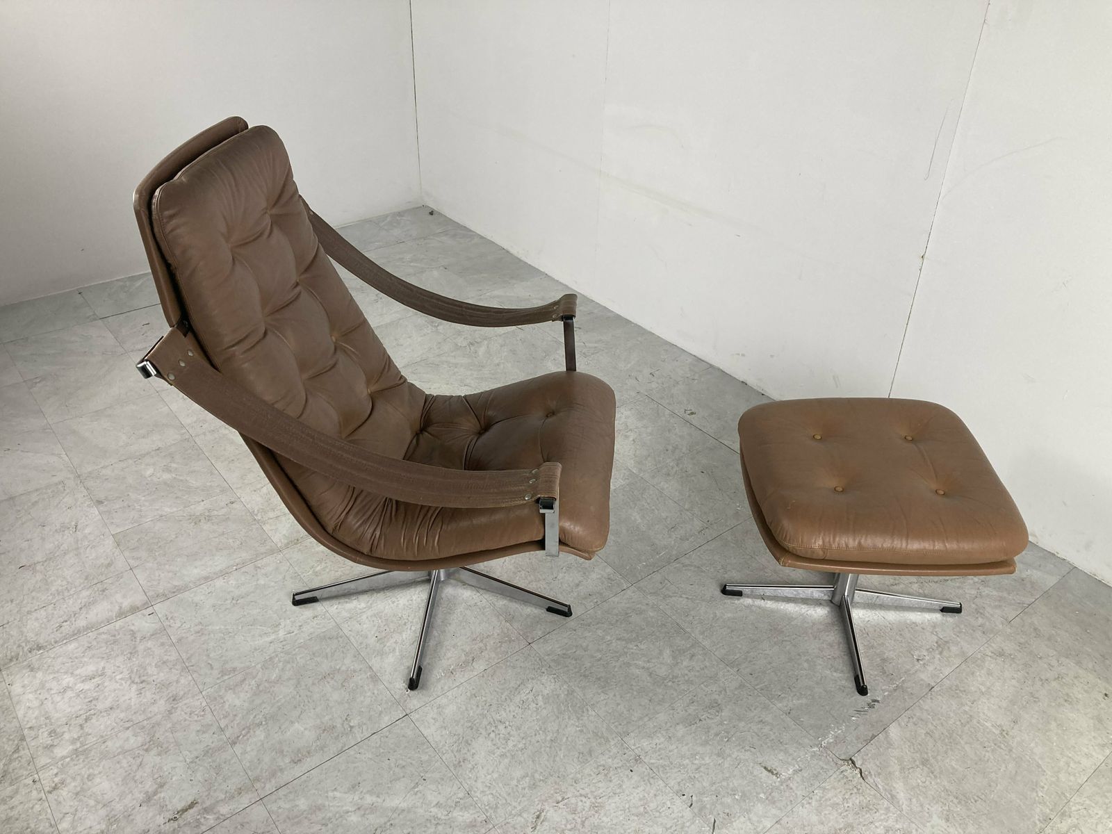 photo for sale Mid Century Lounge Chair By Geoffrey Harcourt, 1960s