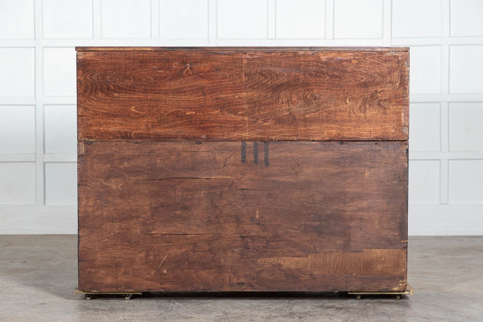 photo vinterior Large English 19thc Mahogany Campaign Chest