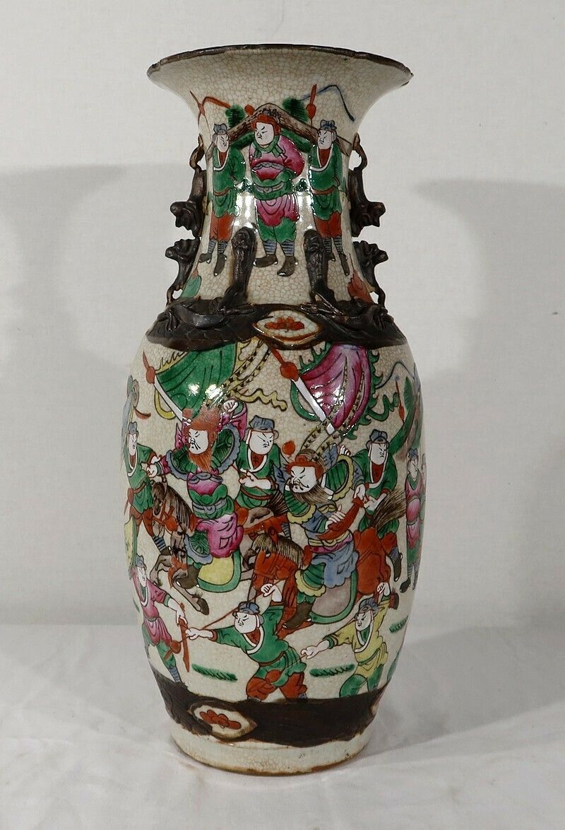 photo vintage Pair Of Nanjing Porcelain Vases, China, Late 19th Century
