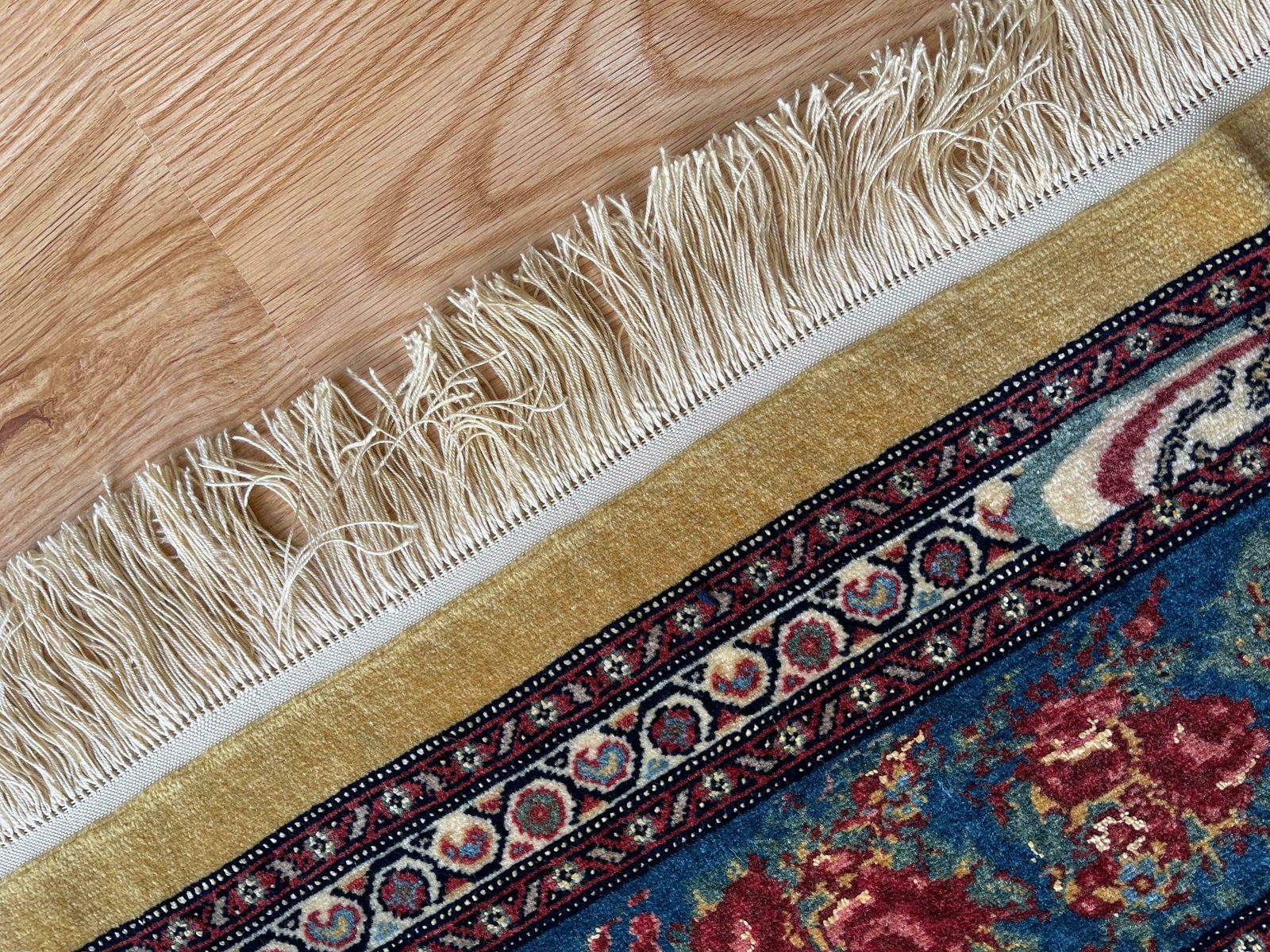 photo vinterior Exclusive Floral Rug, Gold Silk Handwoven Carpet, Kurdish Oriental Rug