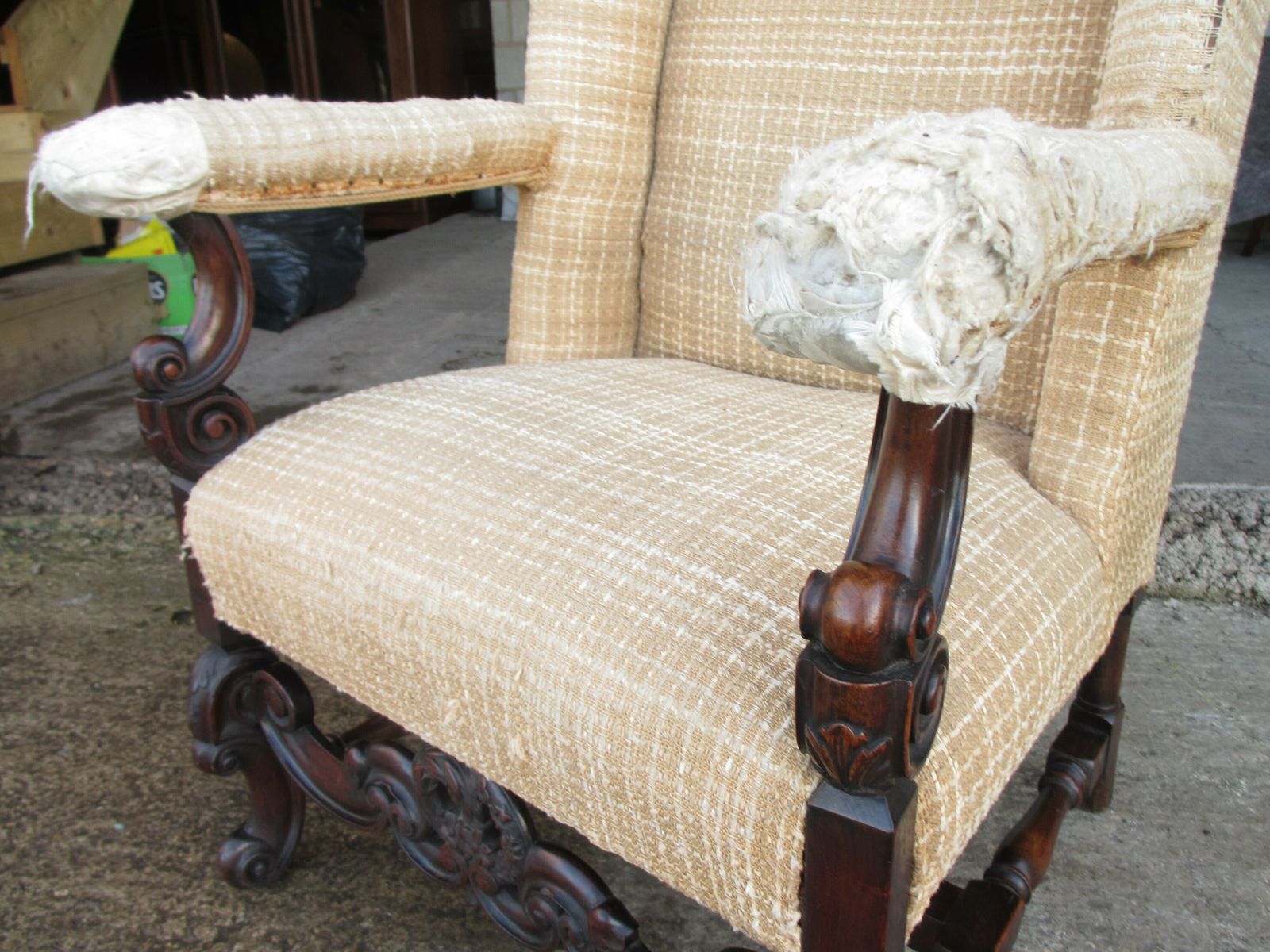 photo vinterior 19th Century Carved Walnut High Wing Back Armchair