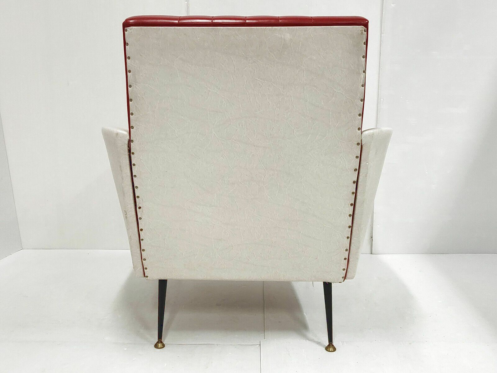 photo vinterior Vintage 1950 French Armchair In Skai Bordeaux & White Beige 50s Rockabilly 50s