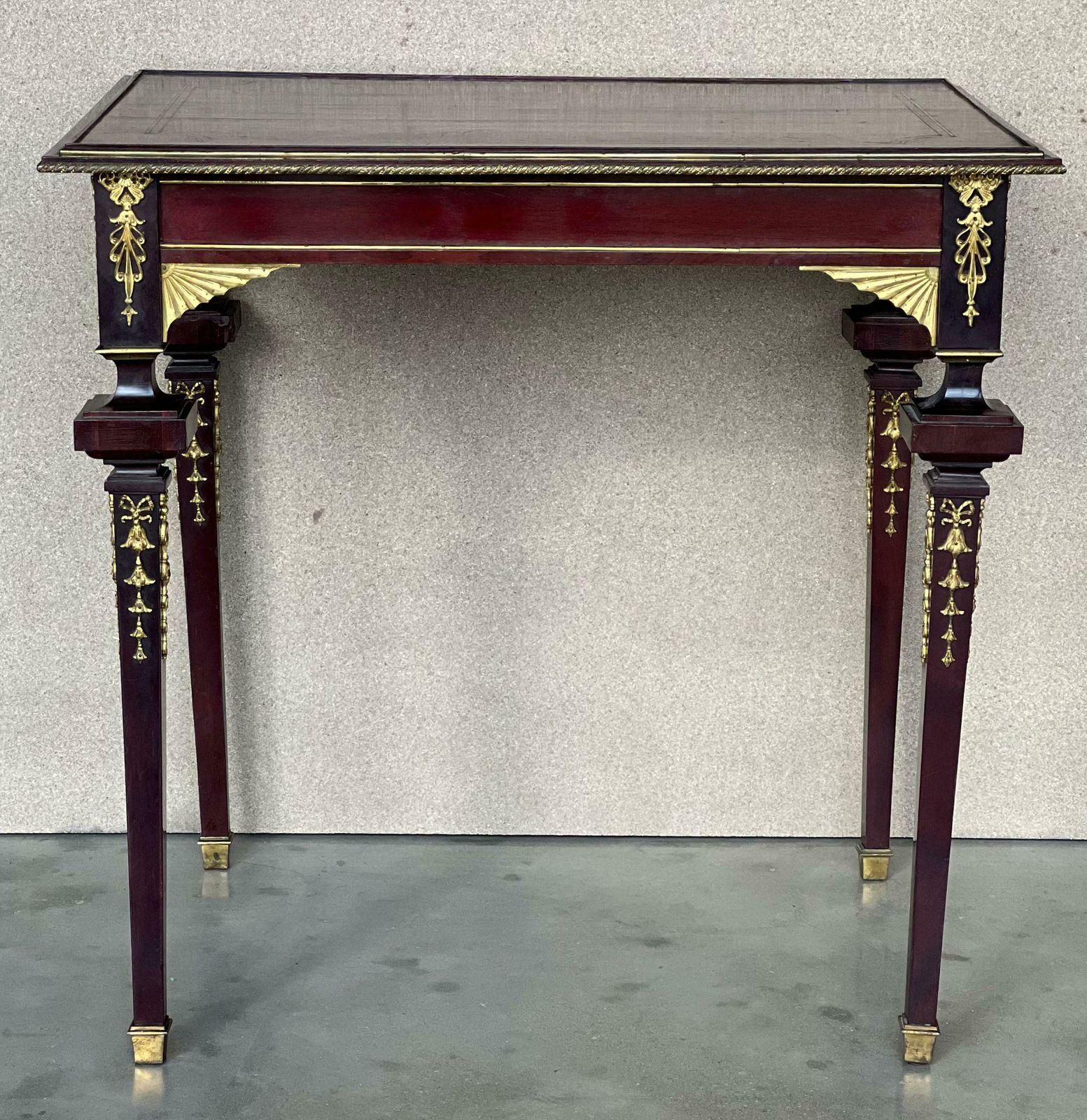 Table basse ou table d'appoint rectangulaire de style Empire, fin du XIXe siècle, dans le style de François Linke photo furniture