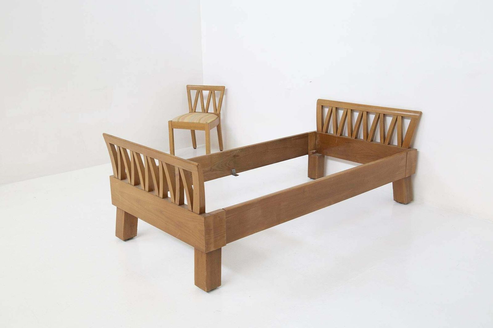 4899.0 Ugo Carrà Mid Century Single Bed And Chair photo