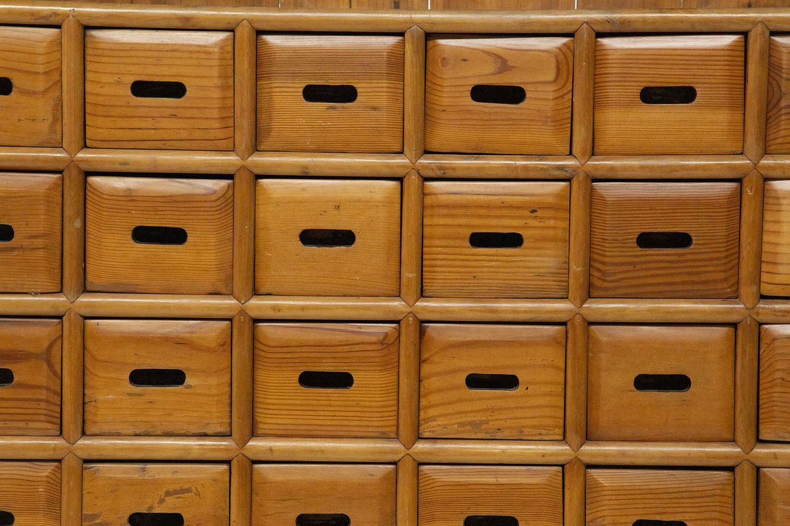 2177.0 Italian Wooden Storage Cabinet With Drawers photo