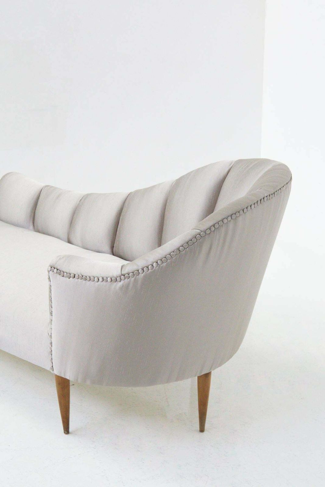 Gio Ponti Mid Century Grey Silk Satin Dormeuse ''Attr.'' photo vinterior