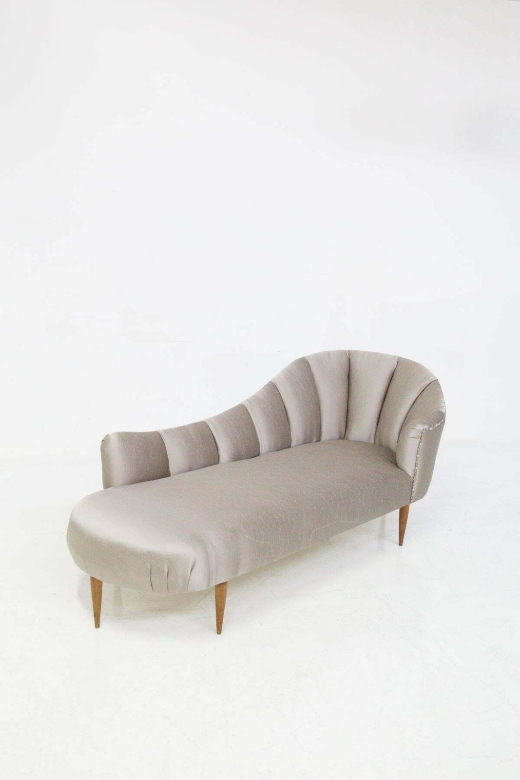 photo vinterior Gio Ponti Mid Century Grey Silk Satin Dormeuse ''Attr.''