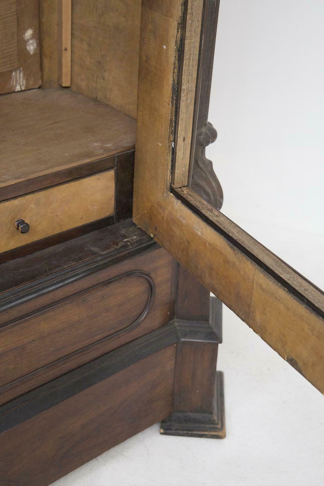 Rococò Antique Cabinet In Walnut Wood With Glass photo 11940.0