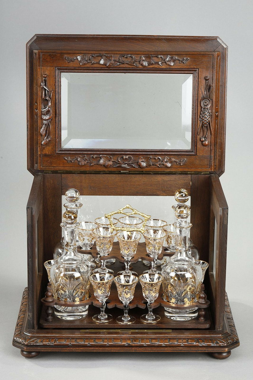 Liqueur Cellar In Carved Wood "Black Forest" And Crystal, Late 19th Century photo 2410.0