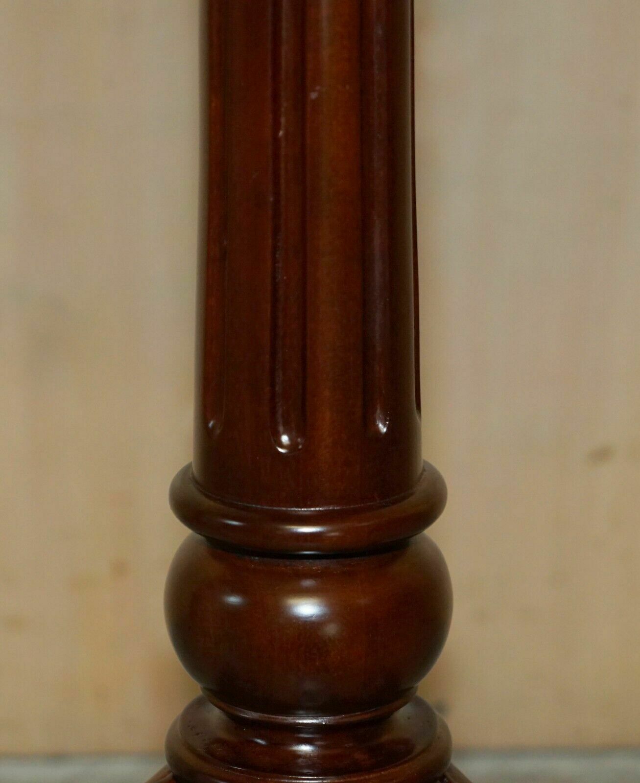 photo furniture Pair Of Antique Thomas Chippendale Hand Carved Jardiniere Plant Stands Pedestals