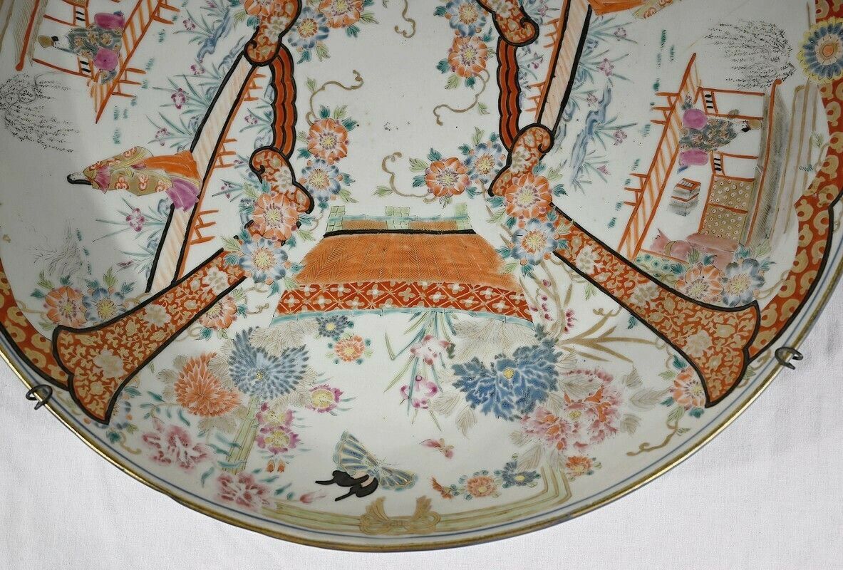 photo furniture Important Porcelain Dish From Japan, Meiji Era, 19th Century