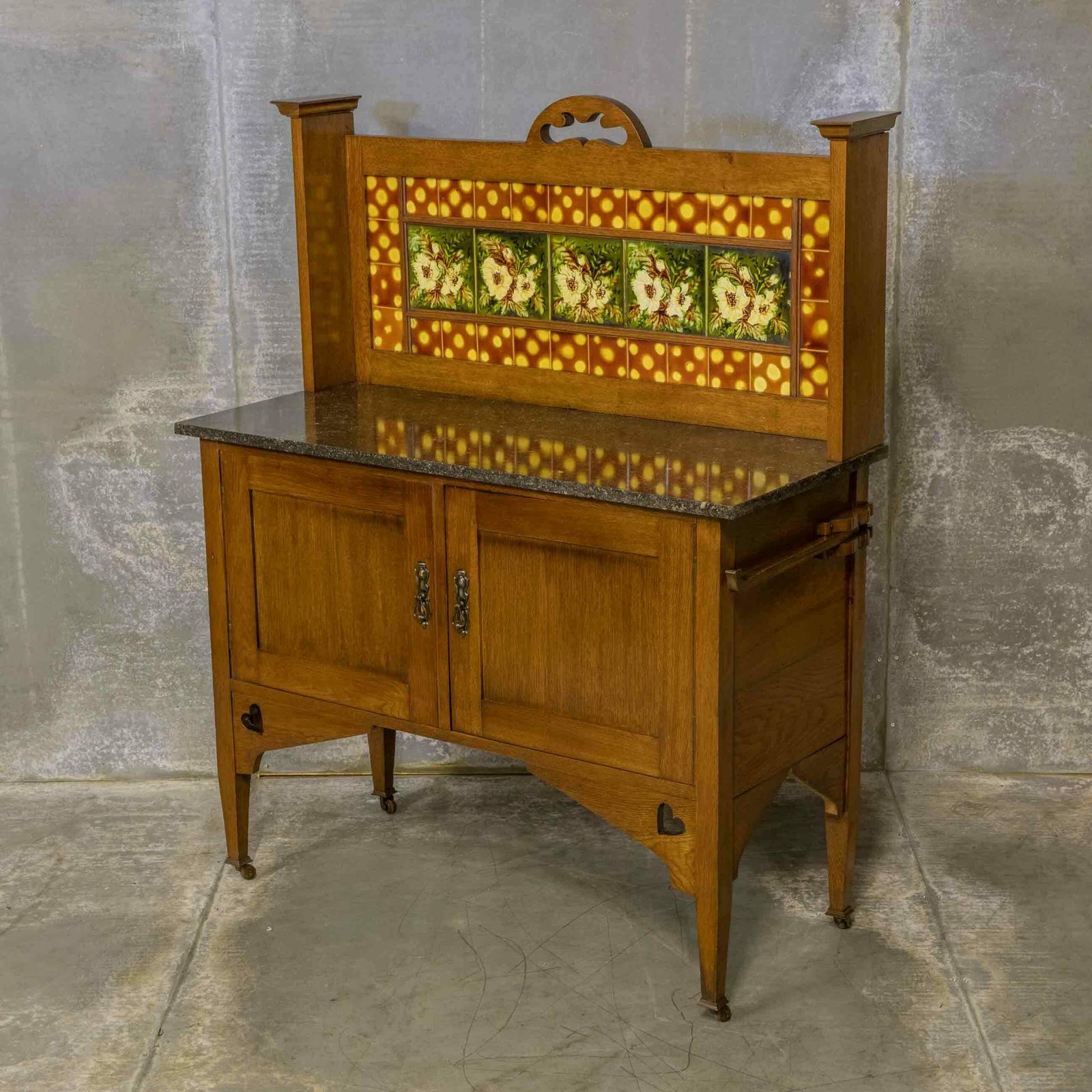 Art And Crafts Oak Washstand photo 3450.0