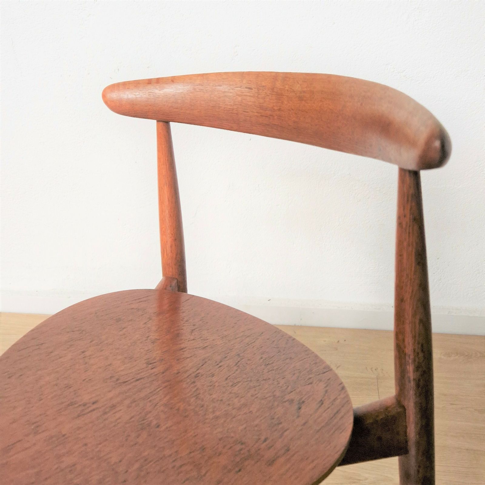 Mid Century Heart Chair By Hans Jorgen Wegner For Fritz Hansen photo Furniture