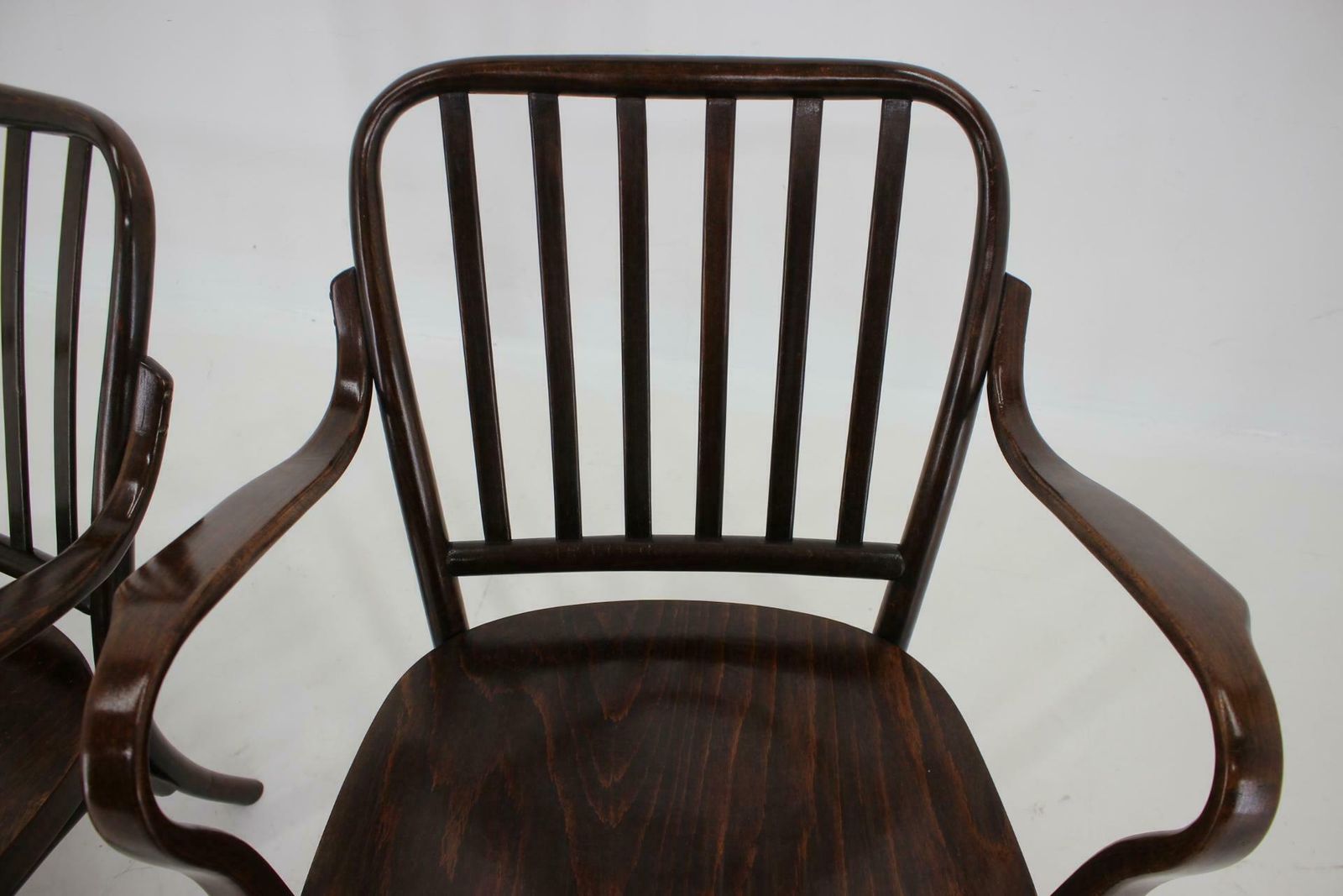 photo vintage 1950s Pair Of Josef Frank Bentwood Armchairs No. 752 By Thon