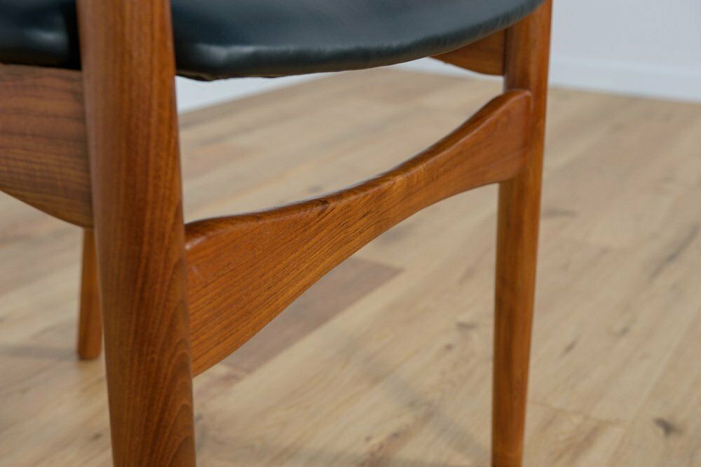 photo furniture Mid Century Danish Teak & Leather Armchair, 1960s