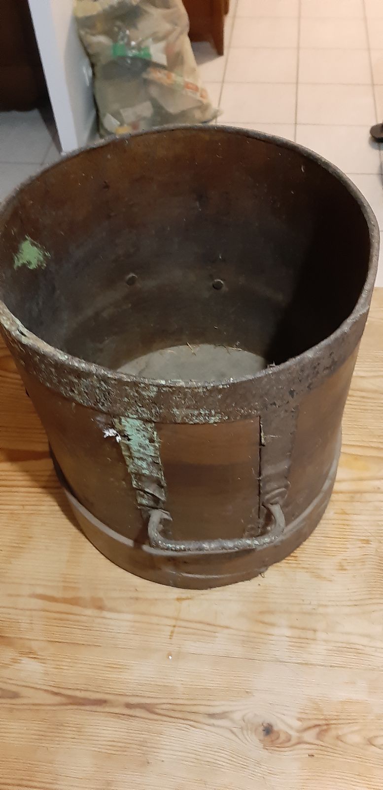 Old 20th Century Utensil Measuring Grain Double Decalitre In Wood And Wrought Iron photo vinterior