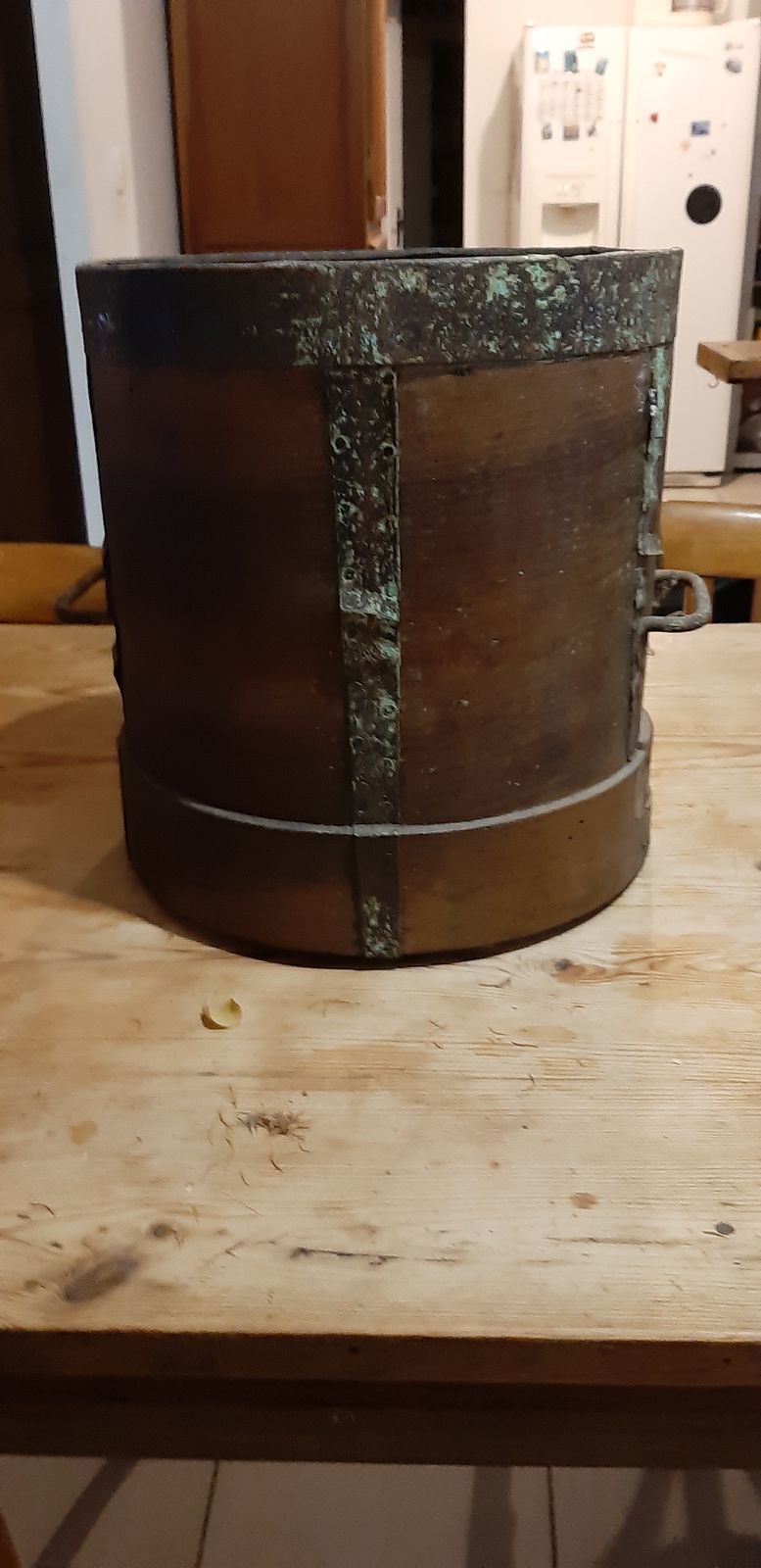 52.08 Old 20th Century Utensil Measuring Grain Double Decalitre In Wood And Wrought Iron photo