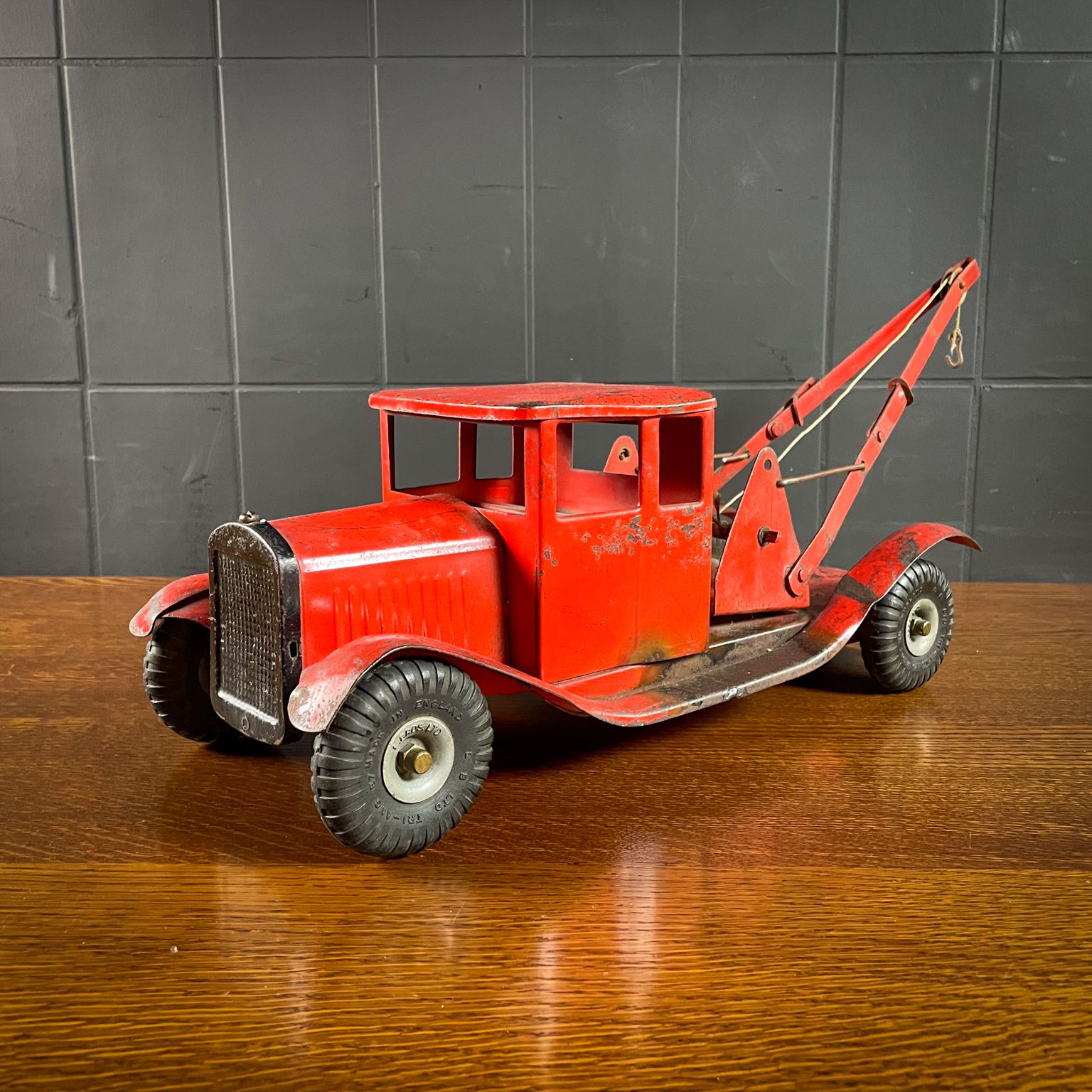 Tri Ang Tow Truck   1930s   England photo furniture