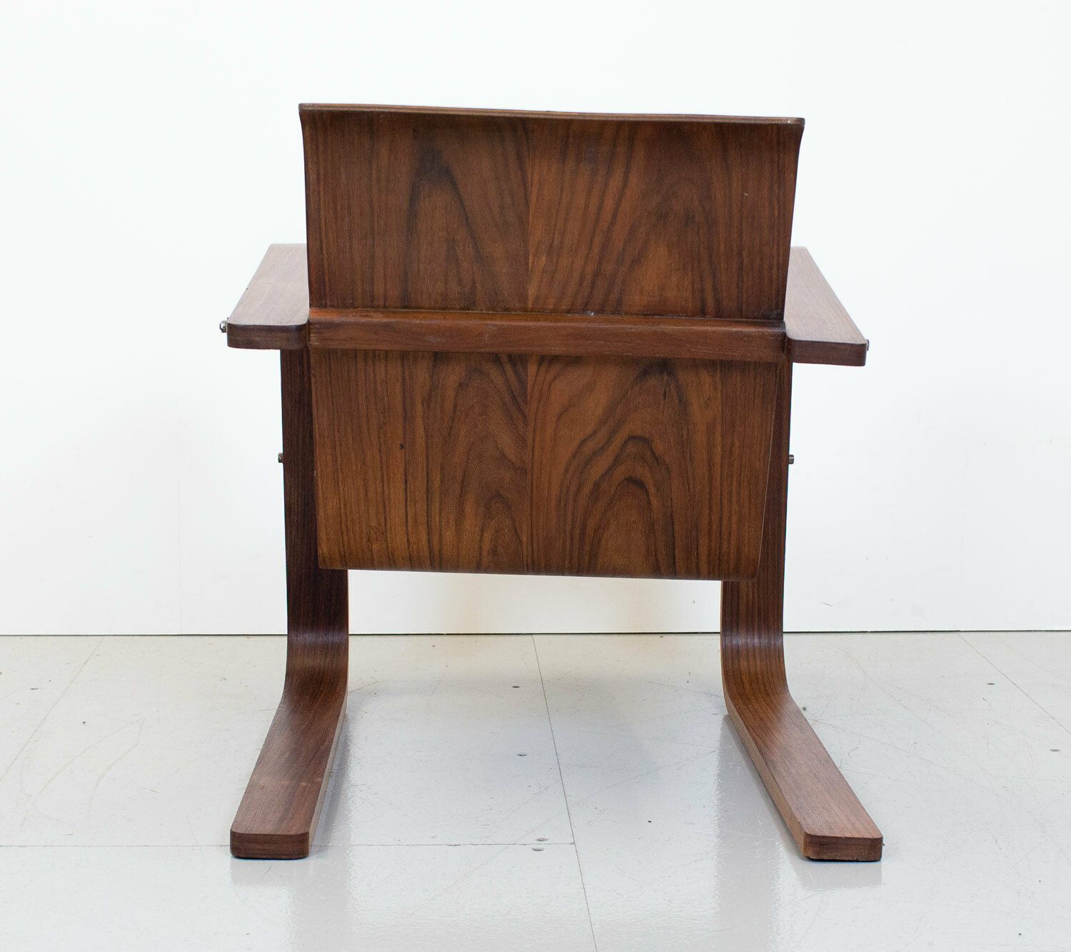 photo furniture 1930s Modernist Cantilever Plywood Armchair