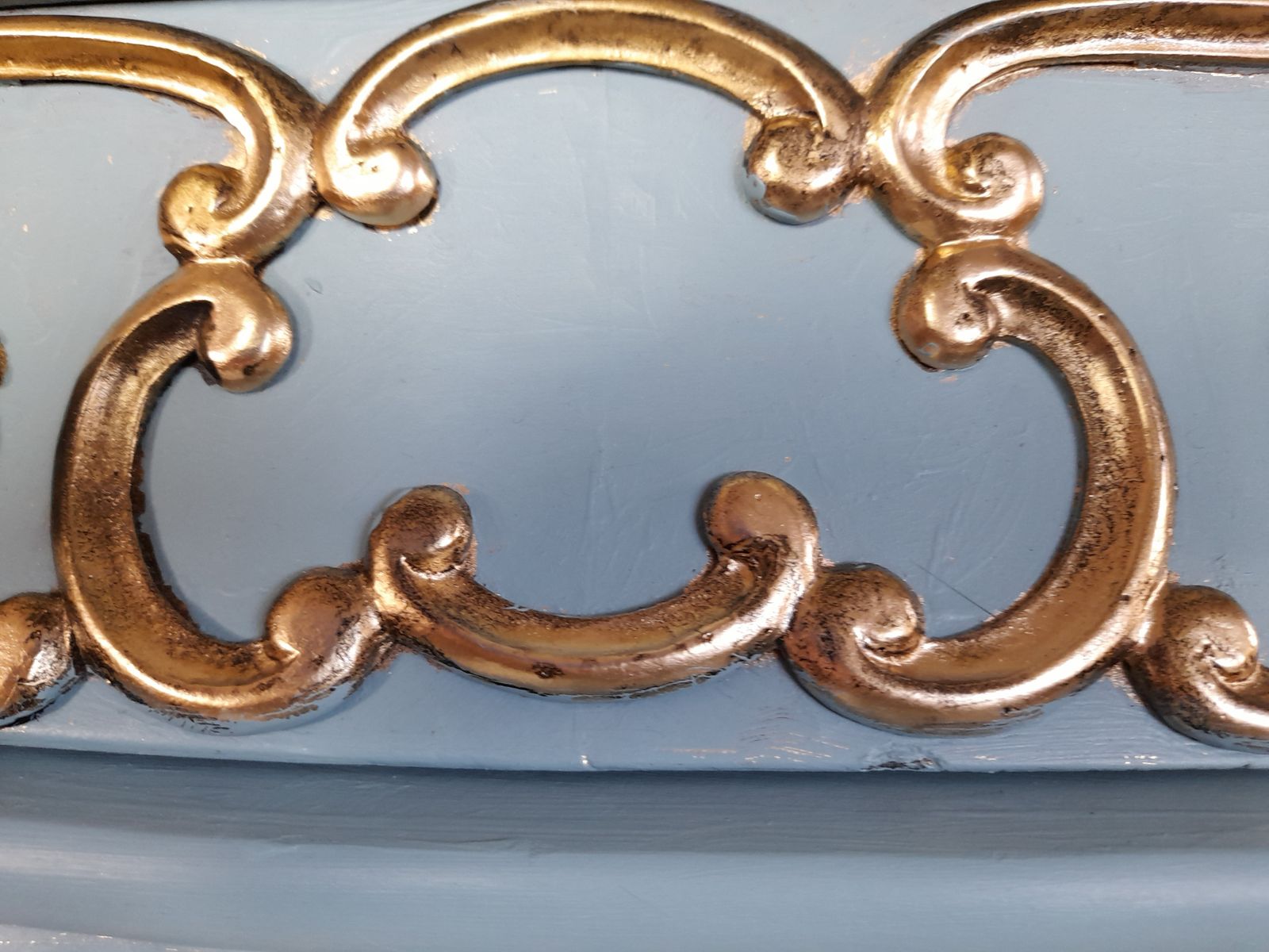 Madame Coco' A Truly Stunning French Rococo Bombe Chest photo furniture