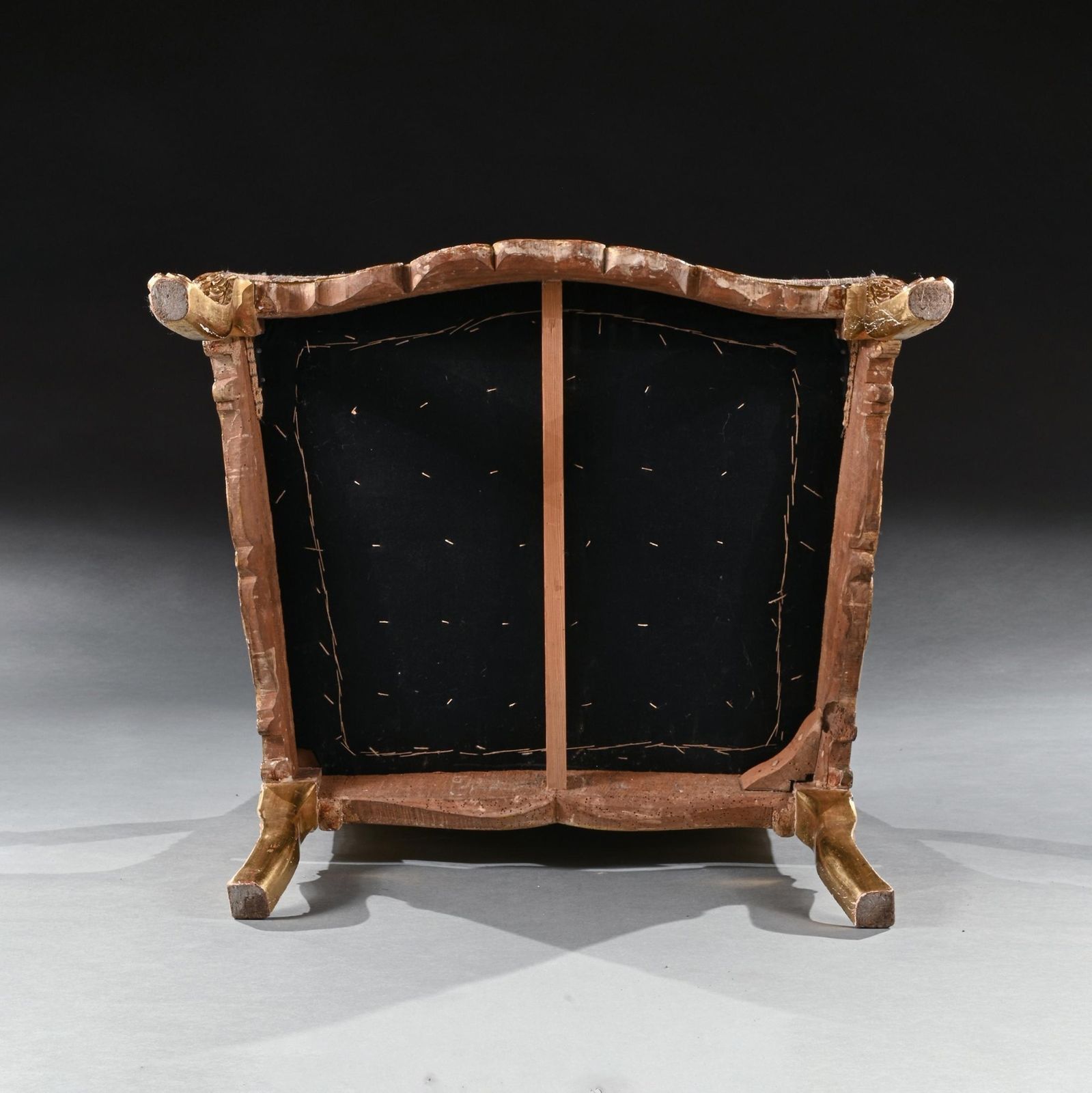 photo furniture Fine 18th Century French Regency Period Giltwood Armchair