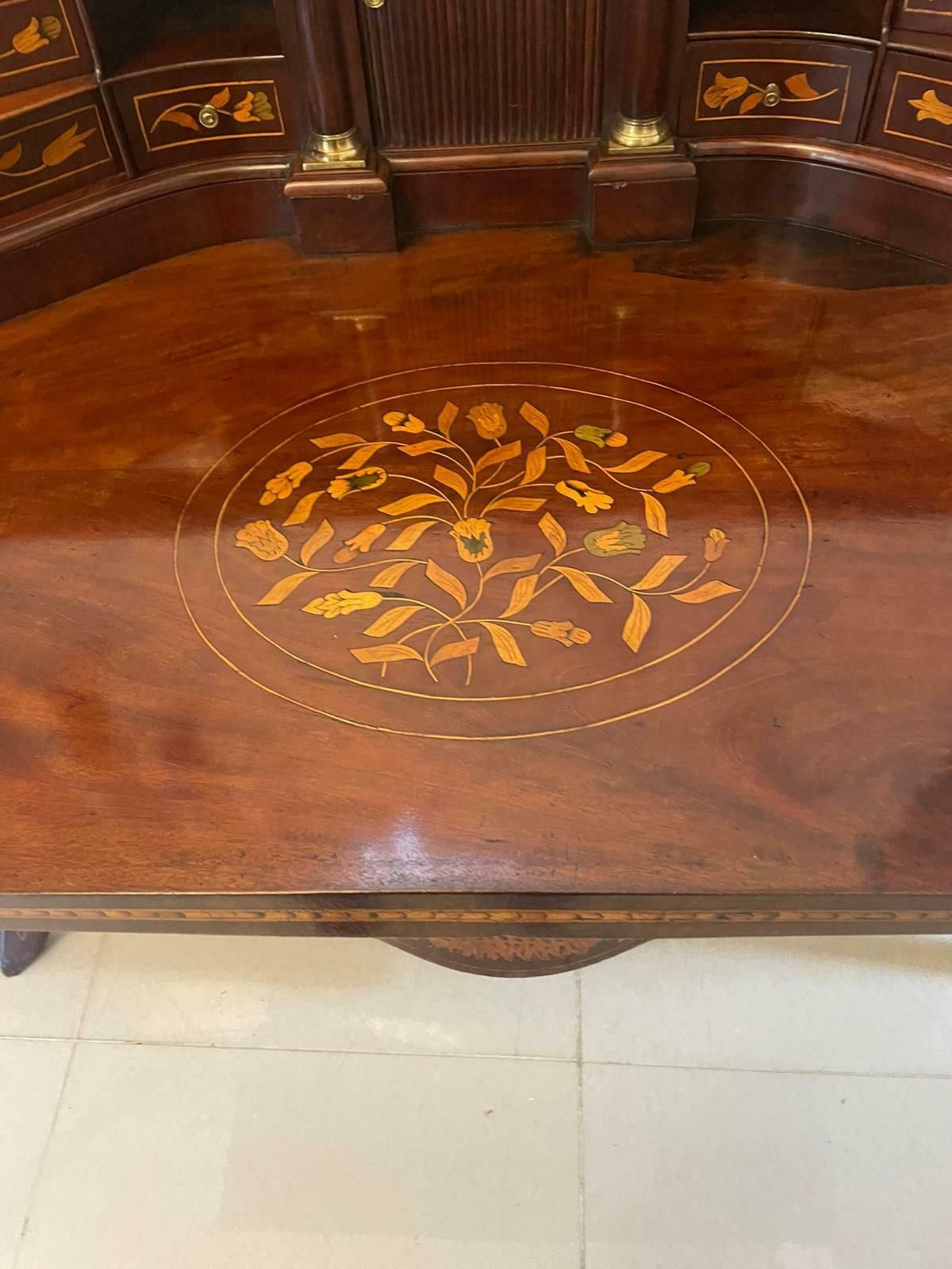 photo vintage Antique 18th Century Quality Mahogany Floral Marquetry Inlaid Cylinder Bureau