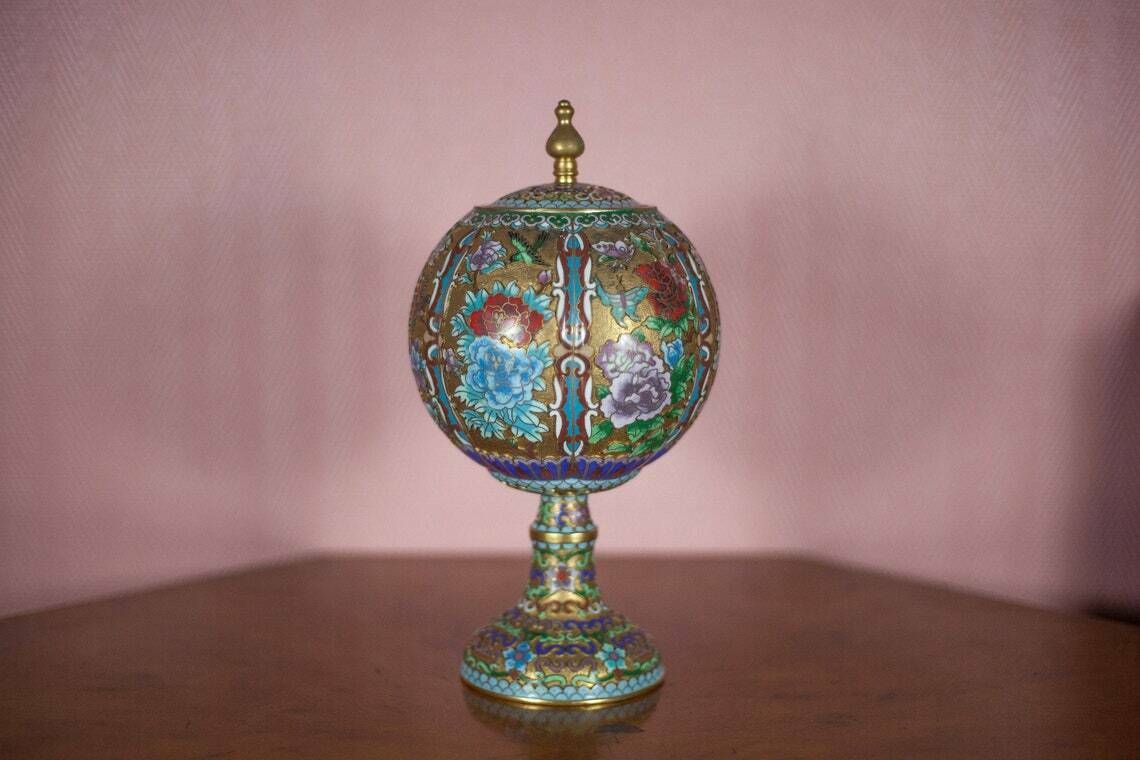 Cloisonné Vase Chinese Champlevé Emaux On Foot, Vintage Chinese Vase, Collection, Flower Motifs, Birds And Butterflies, Rare Shape