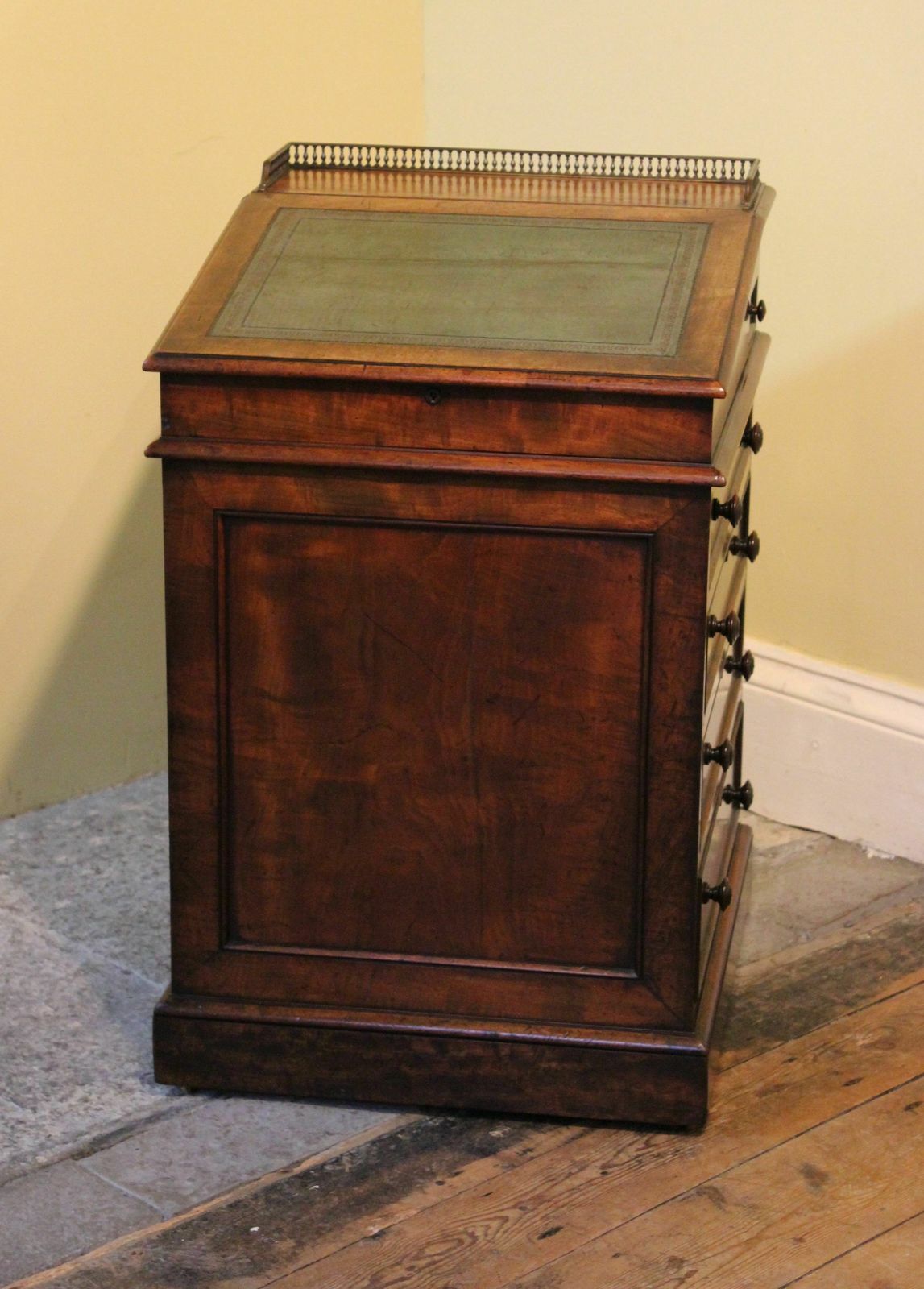 A Fine Early 19thc. Mahogany Davenport photo for sale