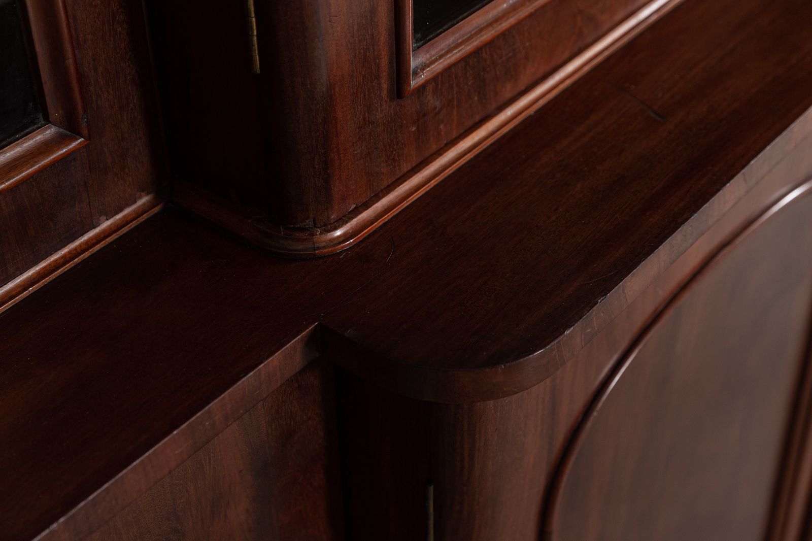 8913.0 Large 19thc English Mahogany Glazed Breakfront Bookcase photo