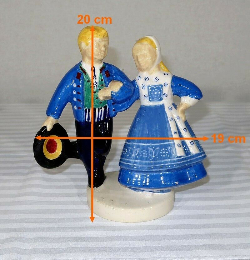 1174.2 “Couple Of Young Dancers” Earthenware, By R. Micheau Vernez, Manufacture Henriot Quimper – Mid 20th Century photo