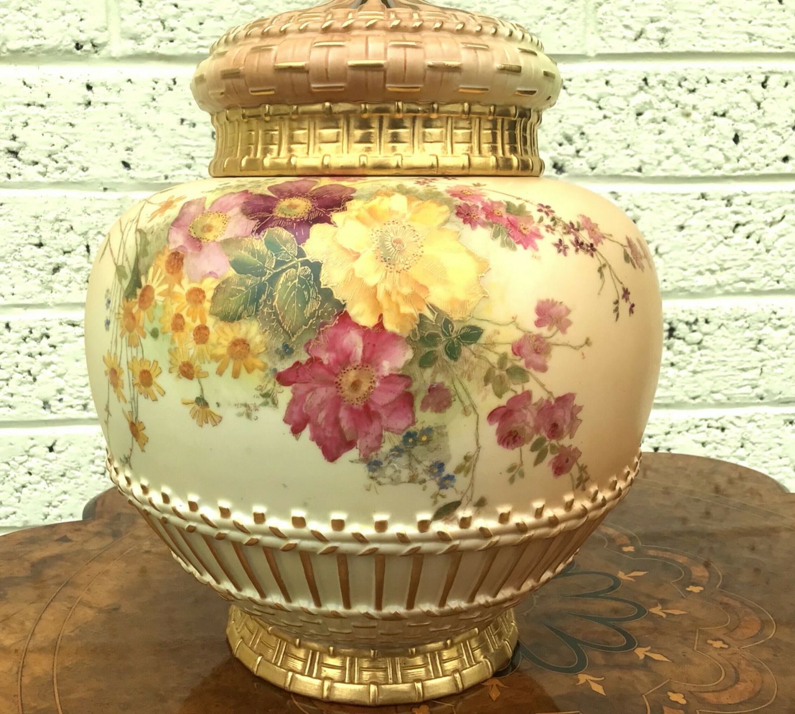 Large Royal Worcester Blush Ivory Pot Pourri Vase photo 1650.0