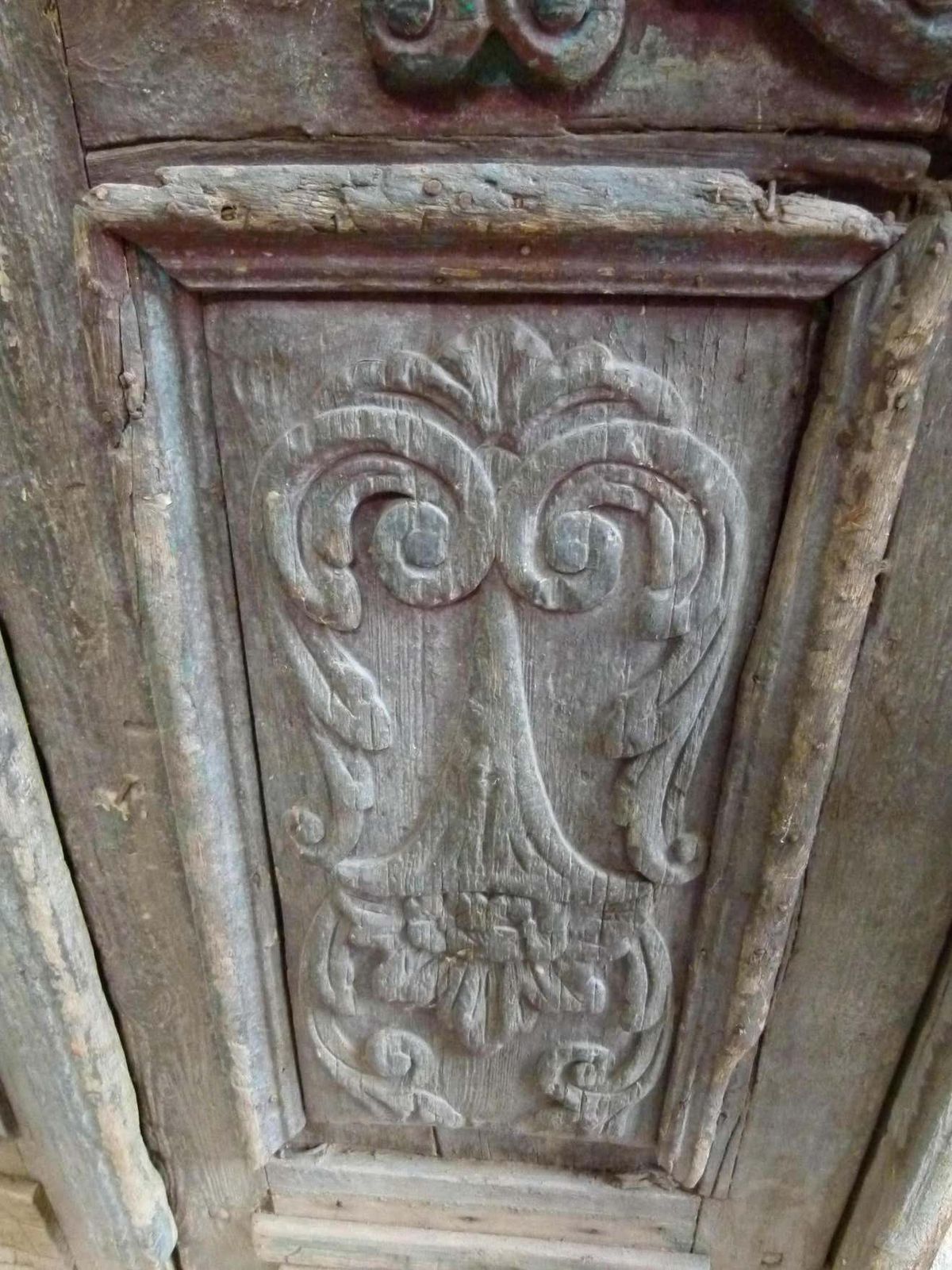 19th Century Wooden Double Front Door In Art Nouveau Style photo vinterior