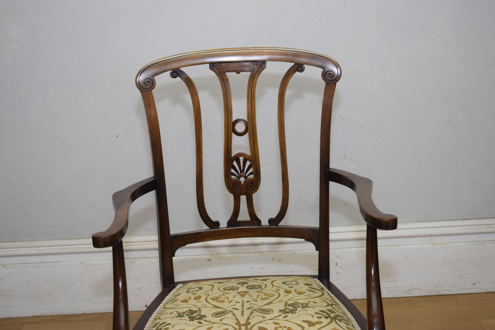 photo furniture Edwardian Armchair, 1900s, Mahogany
