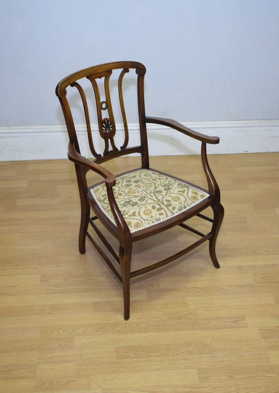 photo vinterior Edwardian Armchair, 1900s, Mahogany