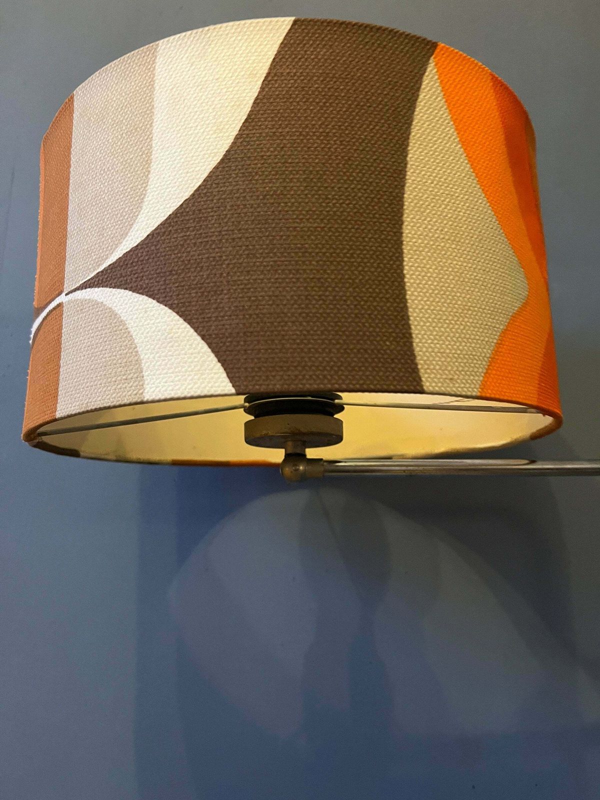 Space Age Zwenkarm Wandlamp Met Oranje Bloemenkap photo vintage
