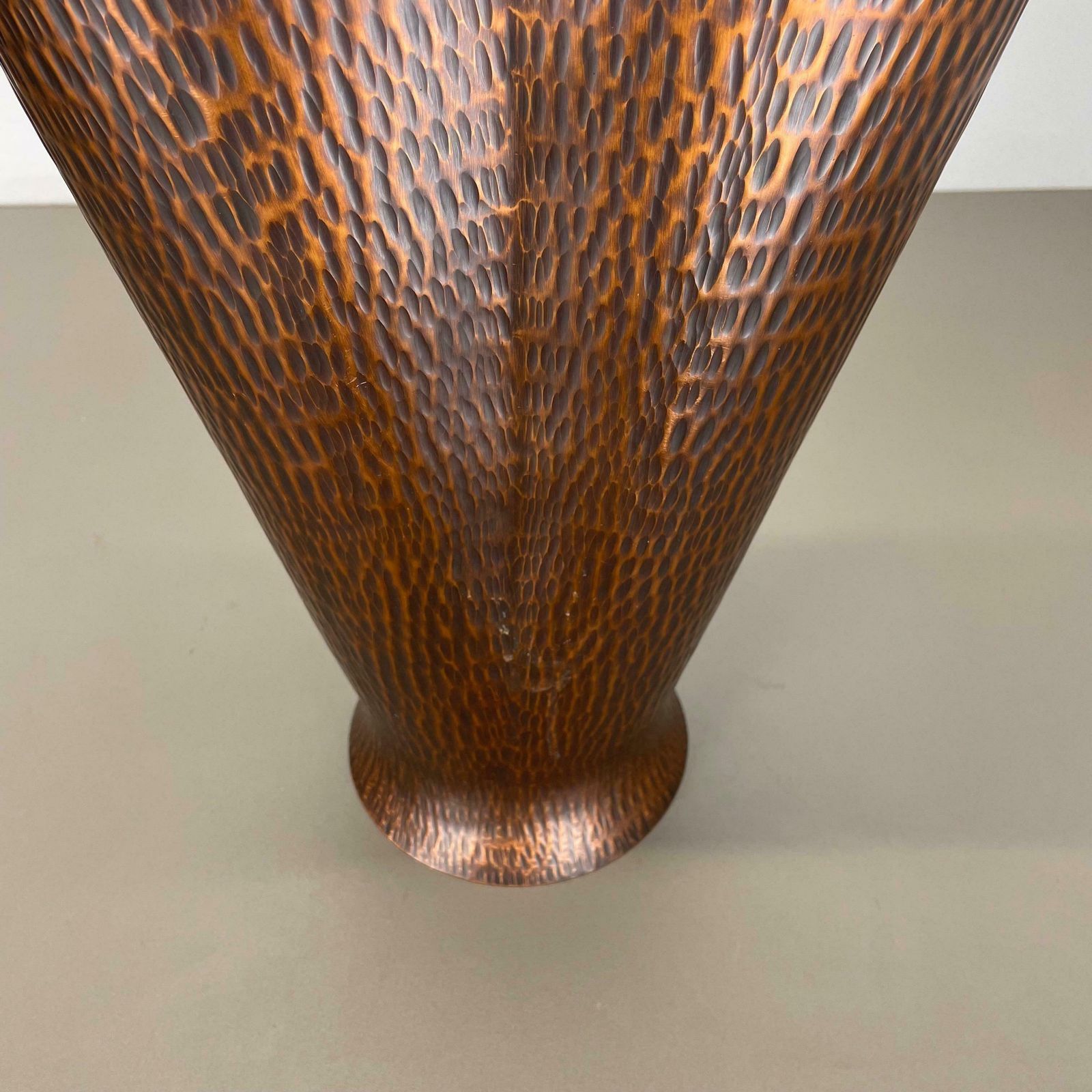 Original Metal Copper Brutalist Hollywood Regency Umbrella Stand Germany, 1970s photo vintage