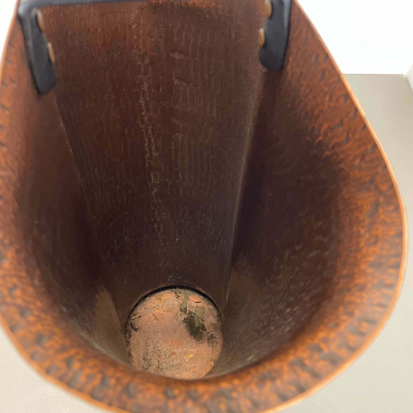 photo vinterior Original Metal Copper Brutalist Hollywood Regency Umbrella Stand Germany, 1970s