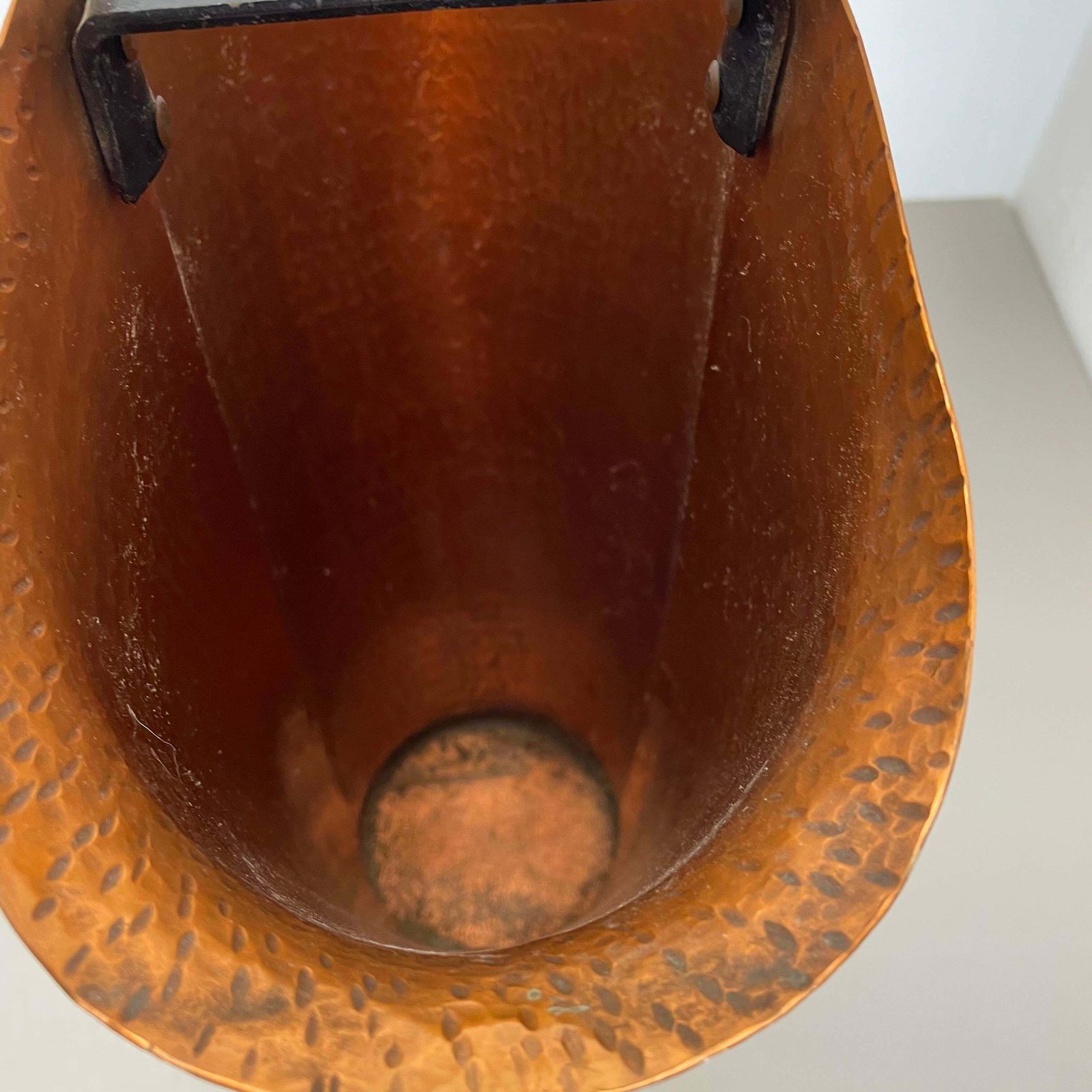 photo vinterior Original Metal Copper Brutalist Hollywood Regency Umbrella Stand Germany, 1970s
