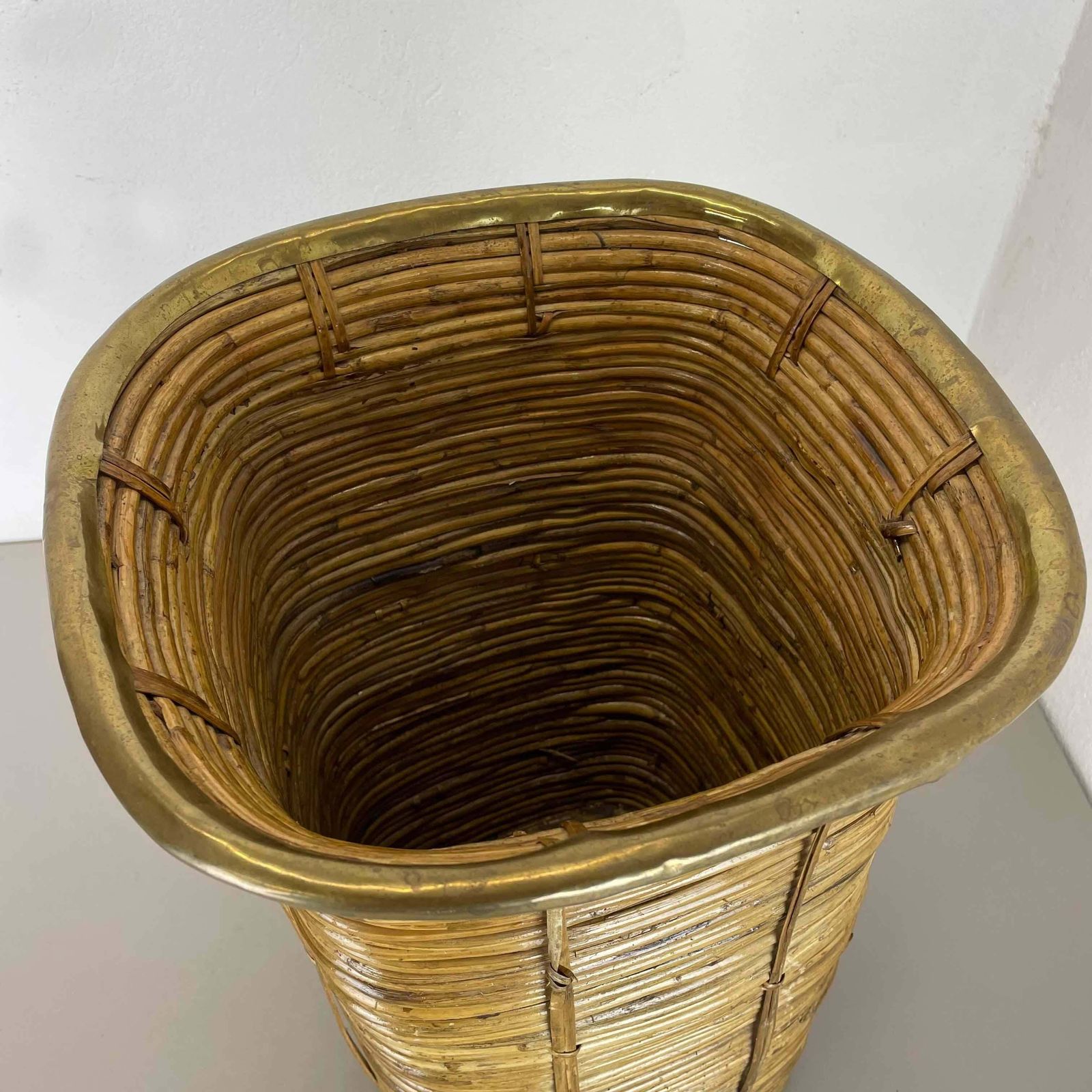 photo vinterior Aubock Style Rattan And Brass Bauhaus Waste Bin, Umbrella Stand, France, 1960s