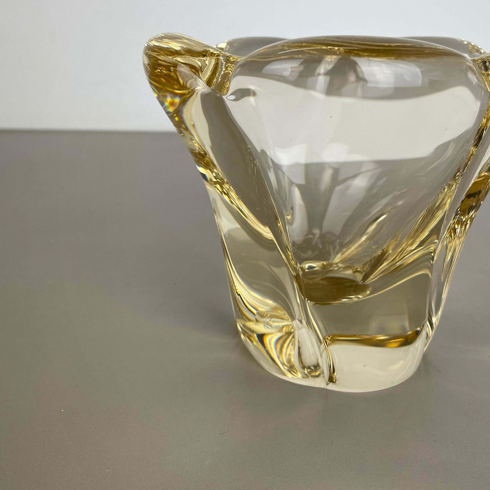 Large 3kg Crystal Glass Centrepiece Shell Bowl By Daum Nancy France 1970s photo vinterior