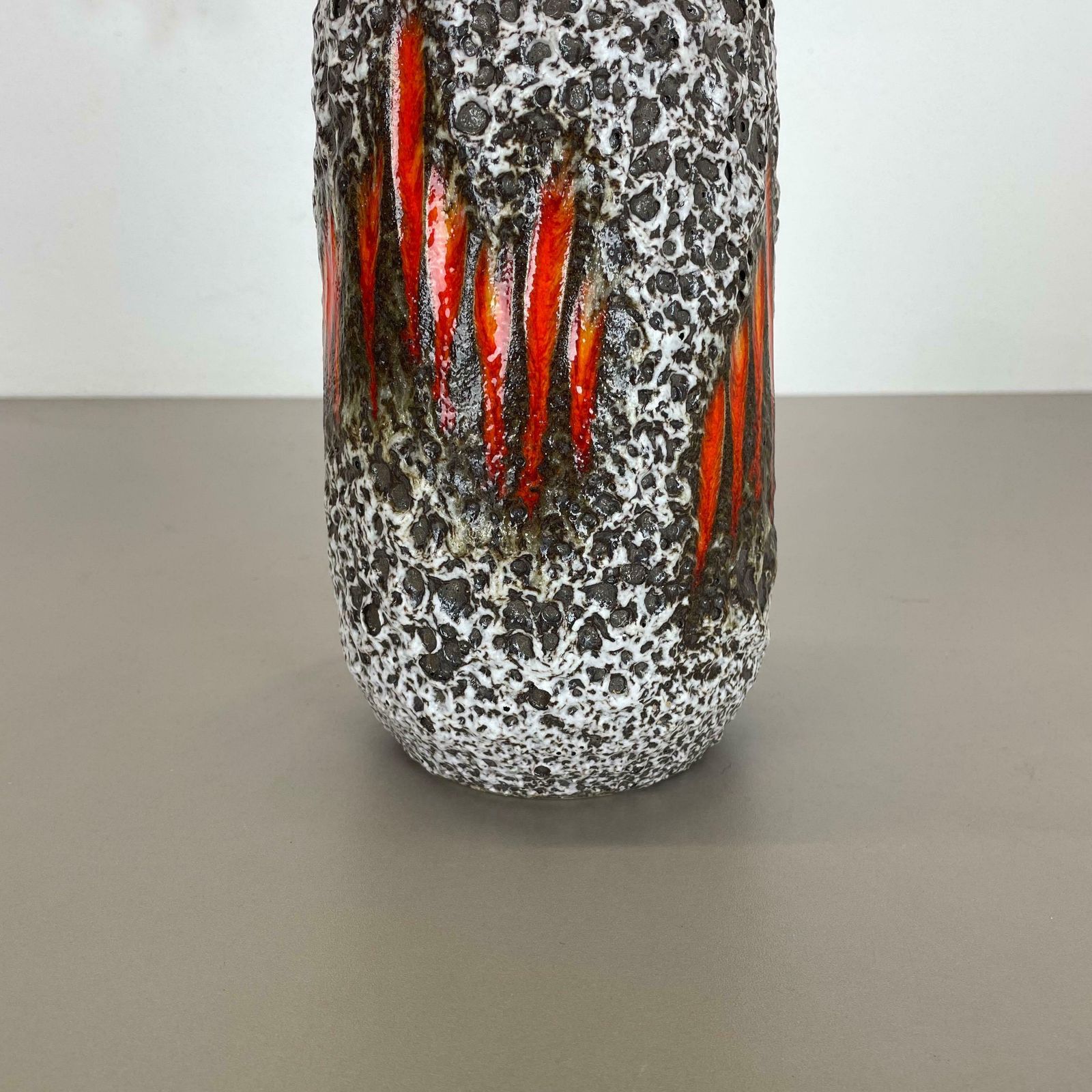 Extraordinary Lora Zig Zag Pottery Fat Lava Vase By Scheurich, Germany, 1970s photo vintage