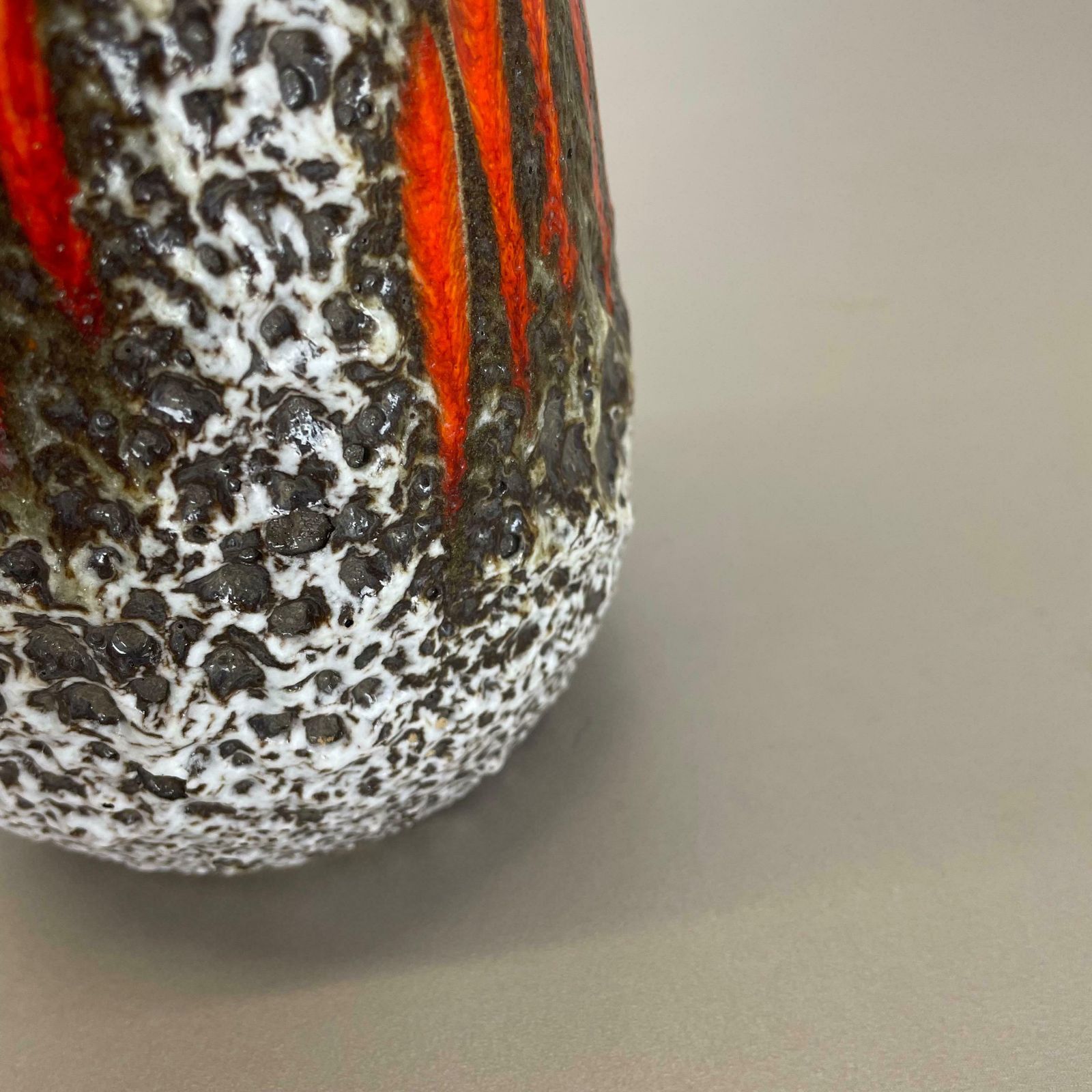 photo vinterior Extraordinary Lora Zig Zag Pottery Fat Lava Vase By Scheurich, Germany, 1970s